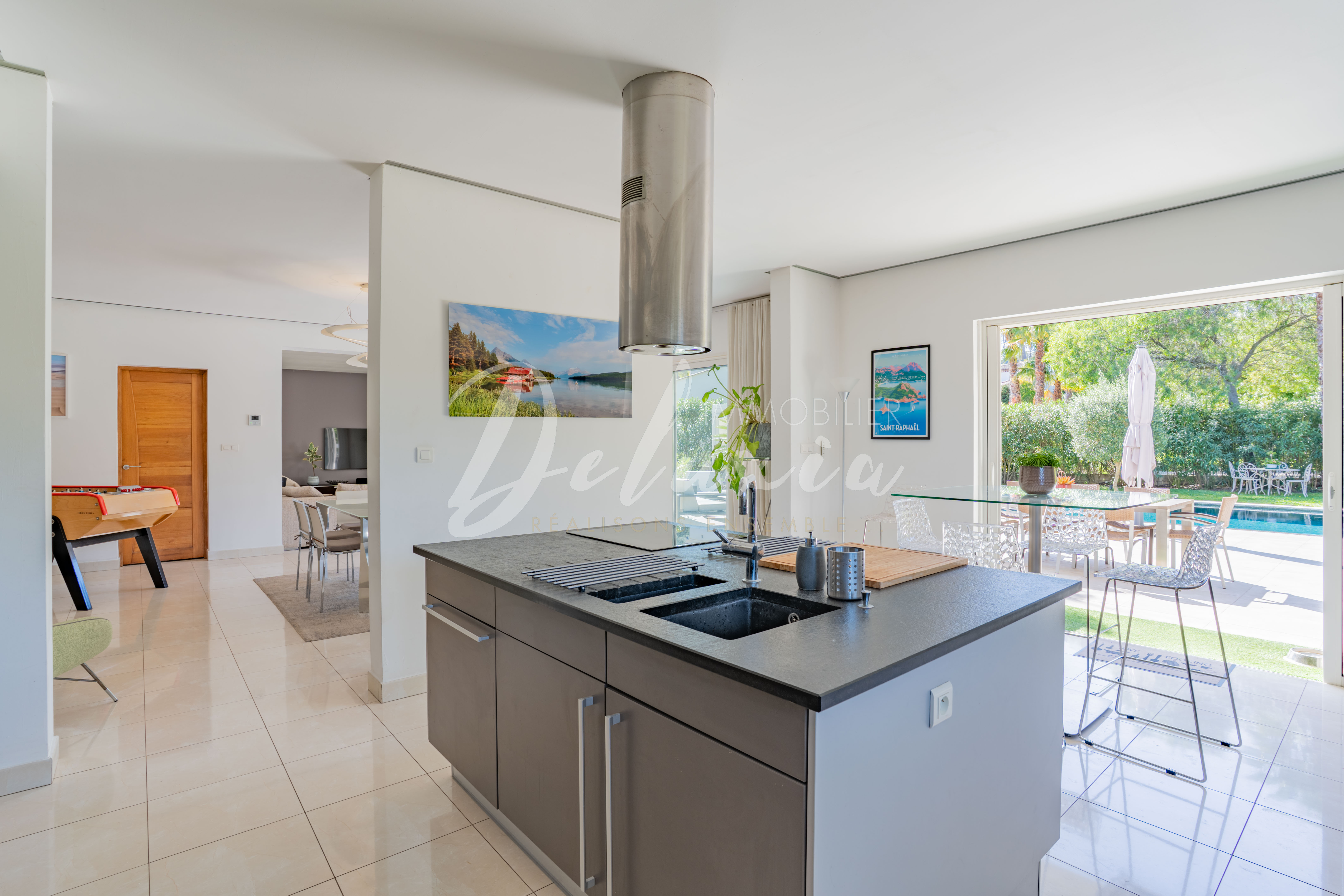 Villa moderne à vendre avec piscine, Fréjus.