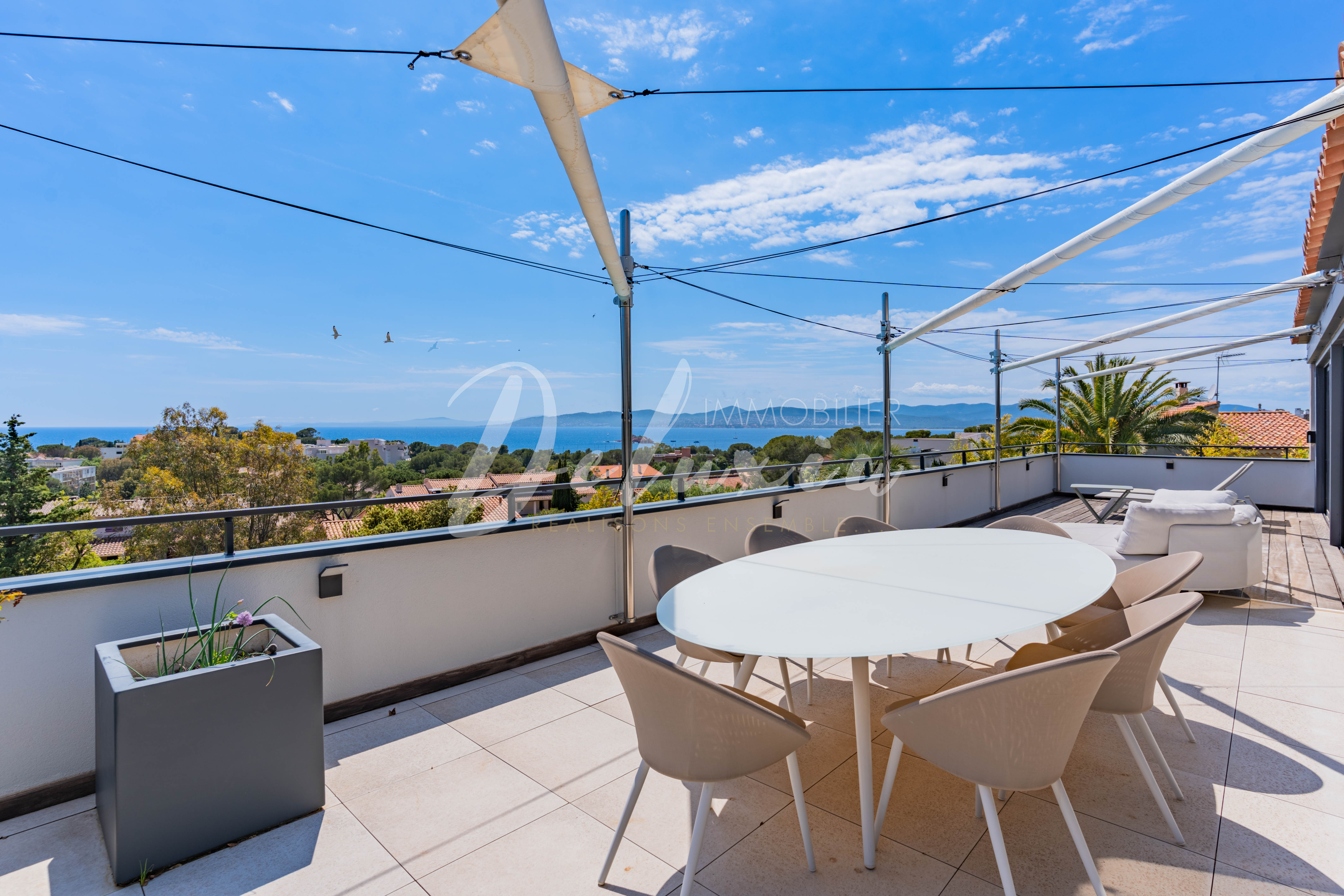 Villa à vendre avec terrasse ensoleillé à Saint-Raphaël  