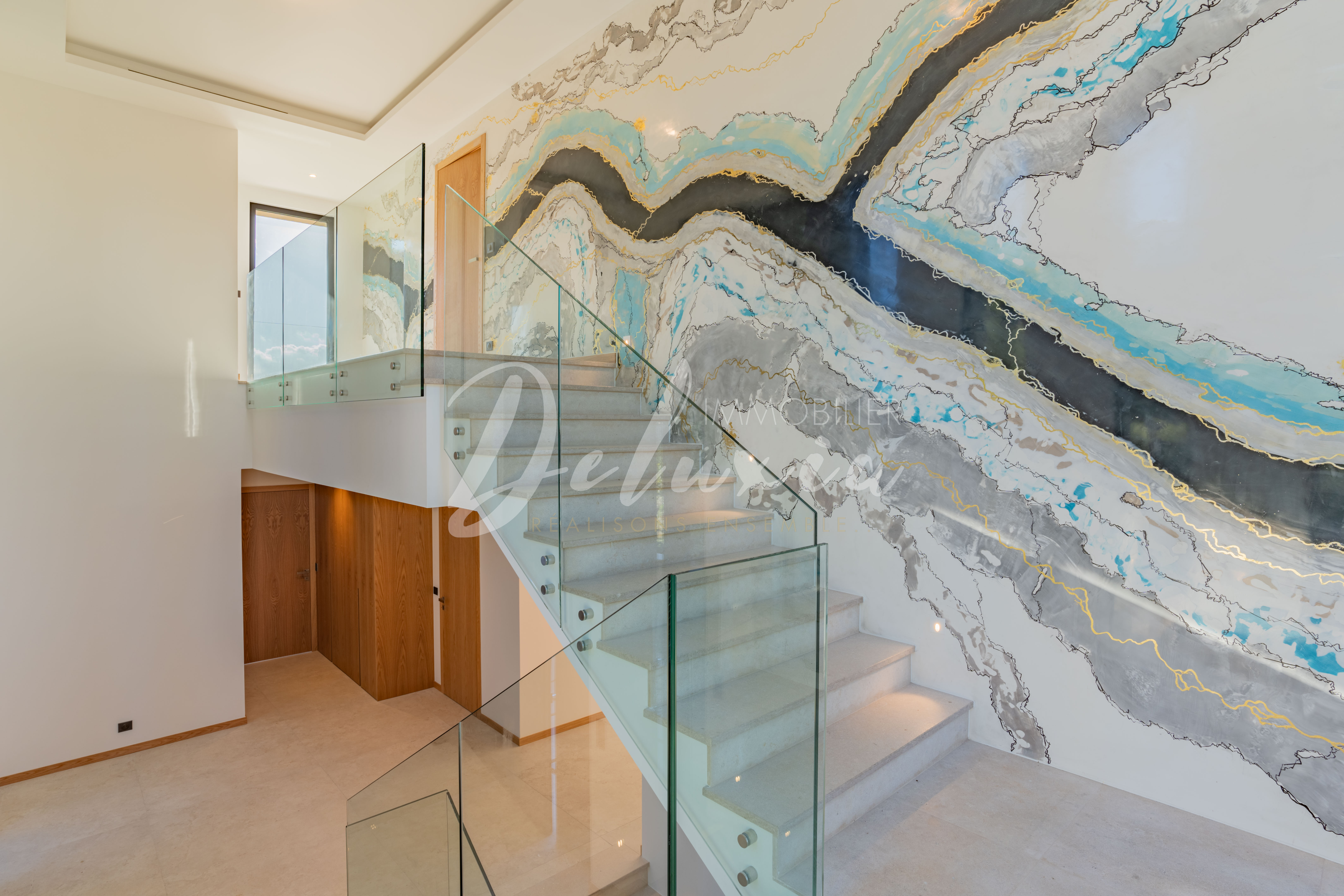 Villa à vendre avec vaste hall d'entrée à Sainte-Maxime