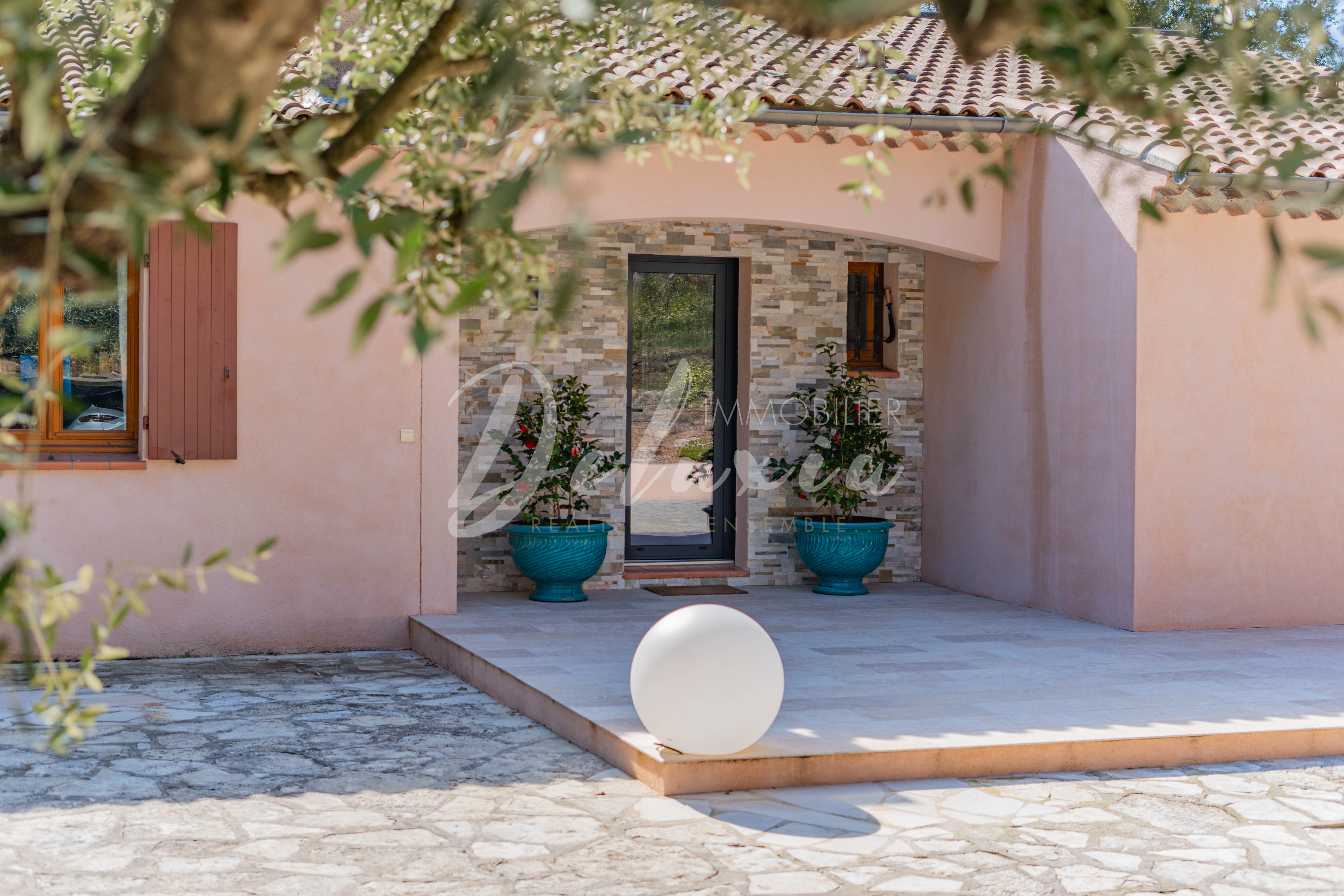 Achat maison avec de beaux volumes à La Motte