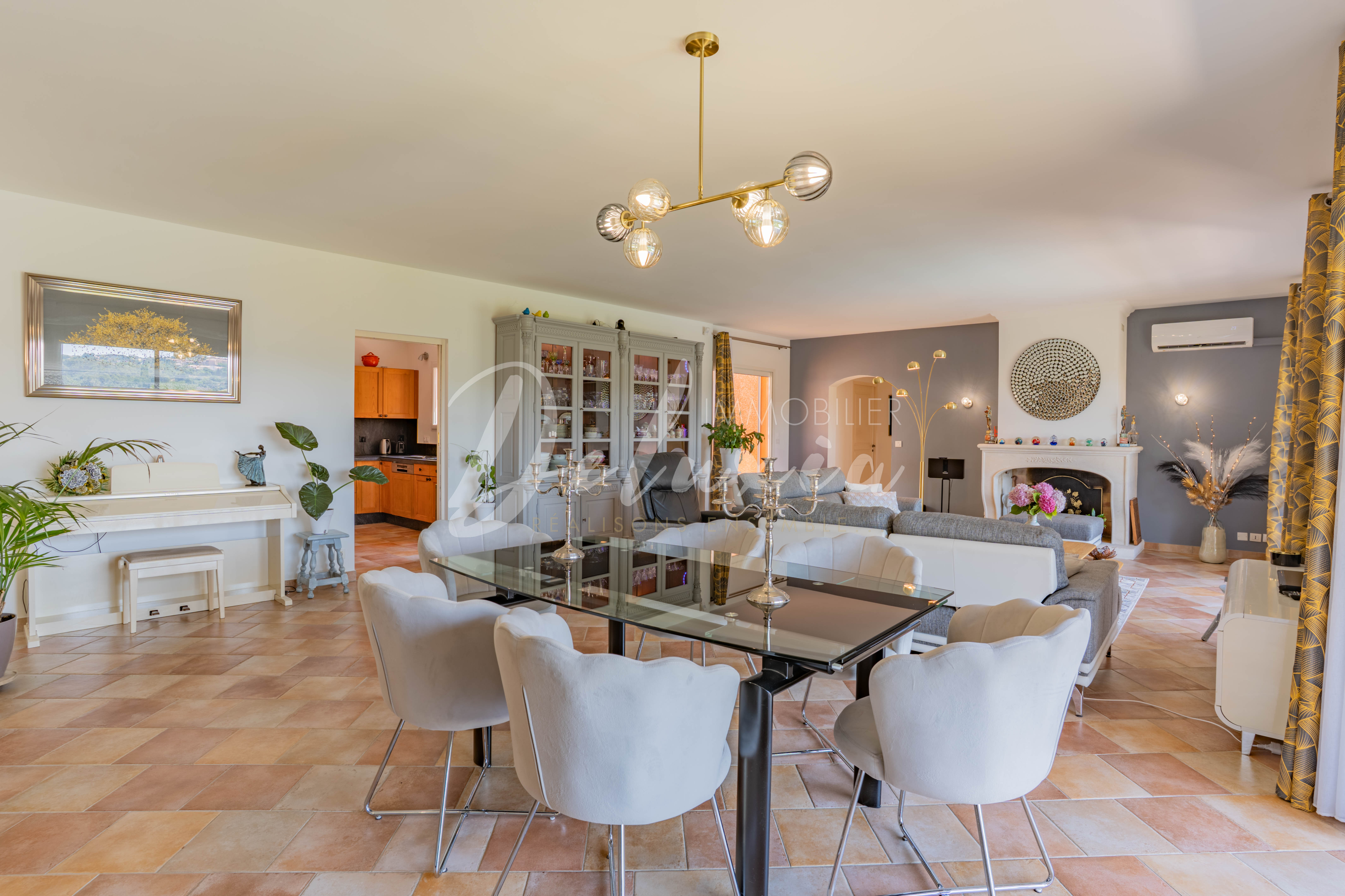Acheter une maison avec de beaux volumes à Draguignan 