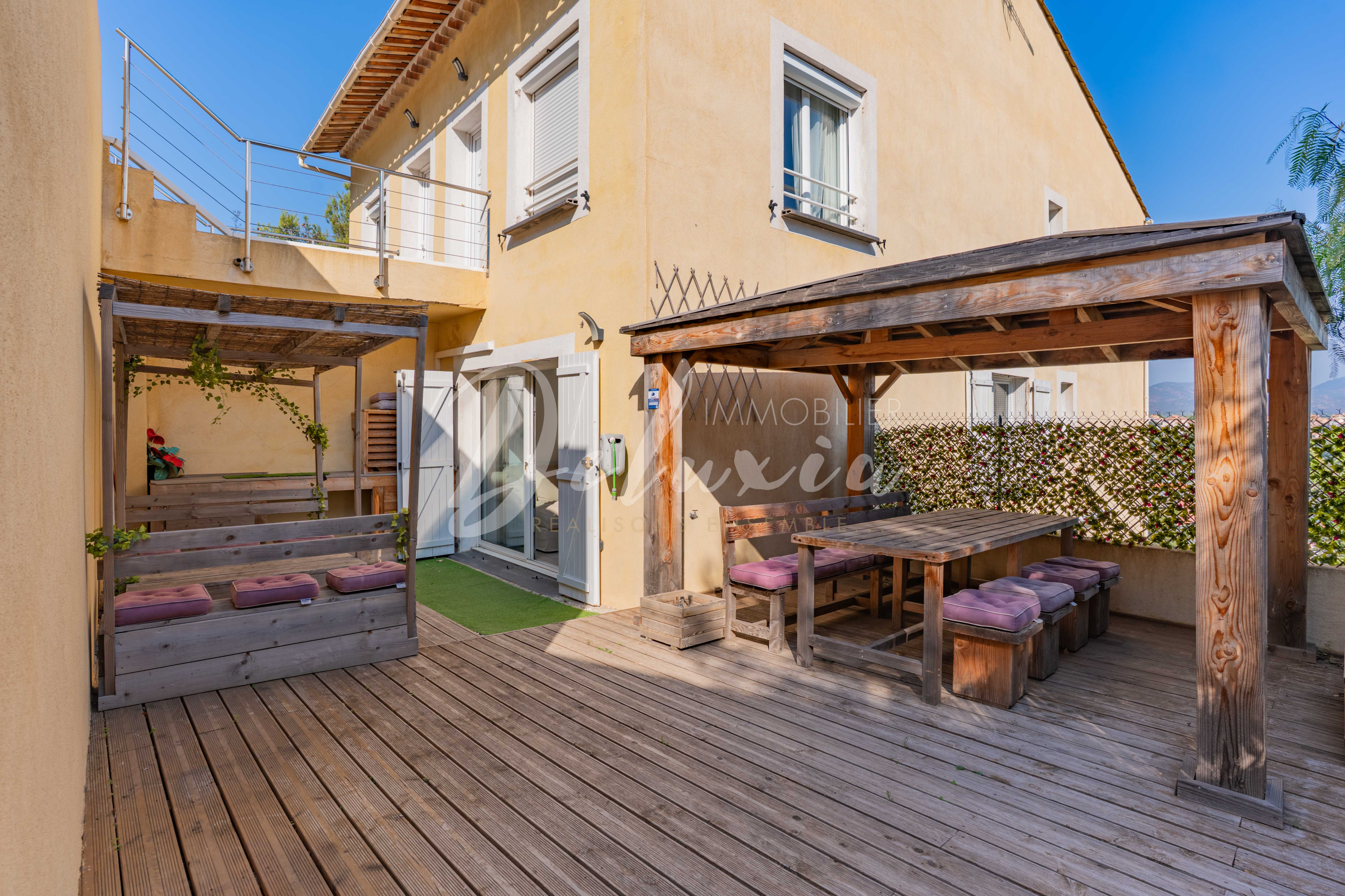 Appartement 2 pièces à vendre avec grande terrasse à Saint-Raphaël