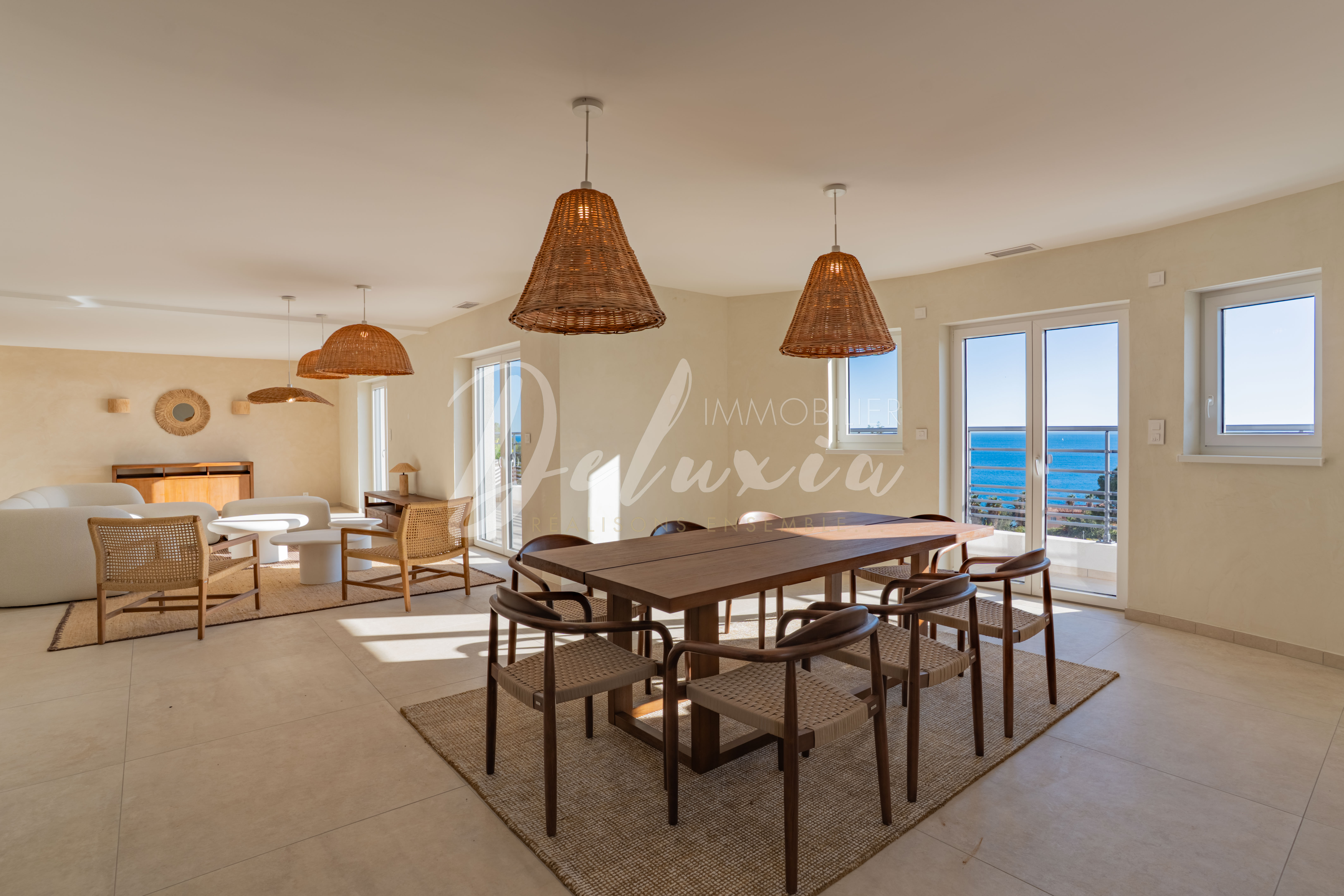 Acheter une maison avec vue mer depuis la salle à manger aux Issambres