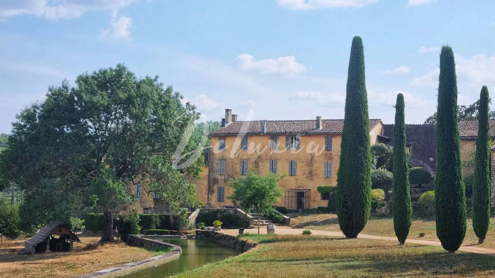 Domaine viticole avec vignes AOP situé à Lorgues.