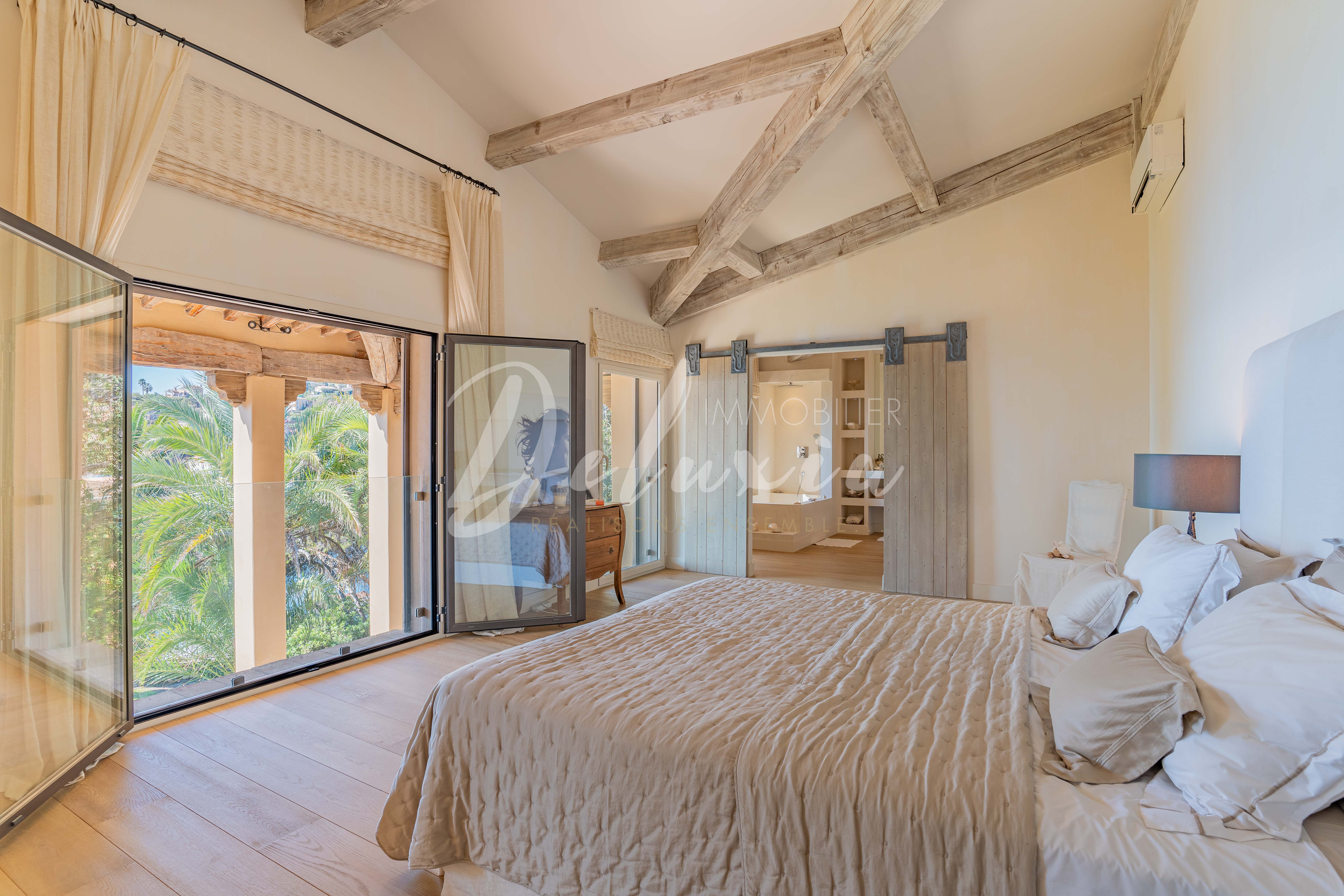 Achat villa avec grande suite parentale vue mer à Saint-Raphaël 