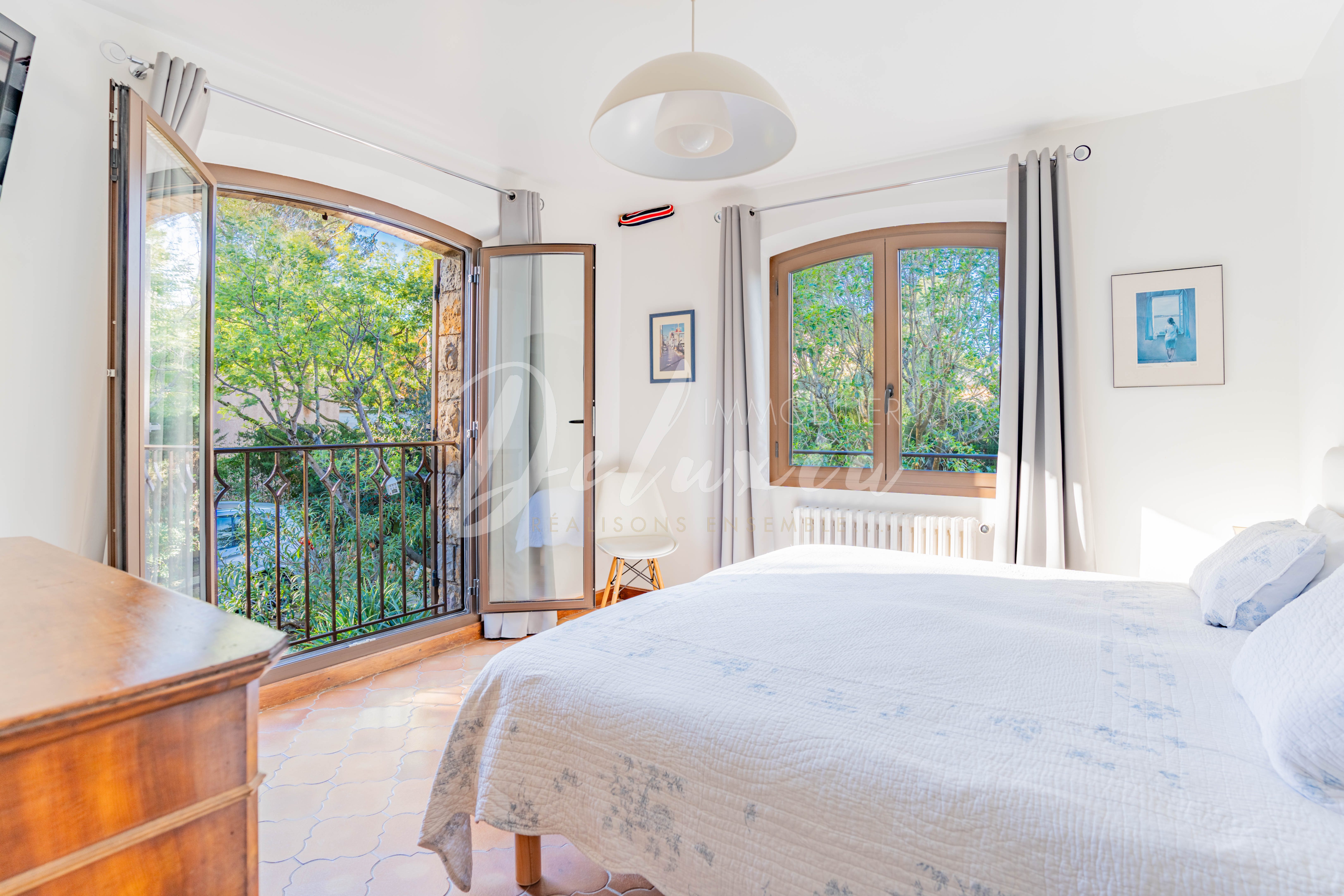 Villa à vendre avec chambre spacieuse à Saint-Raphaël