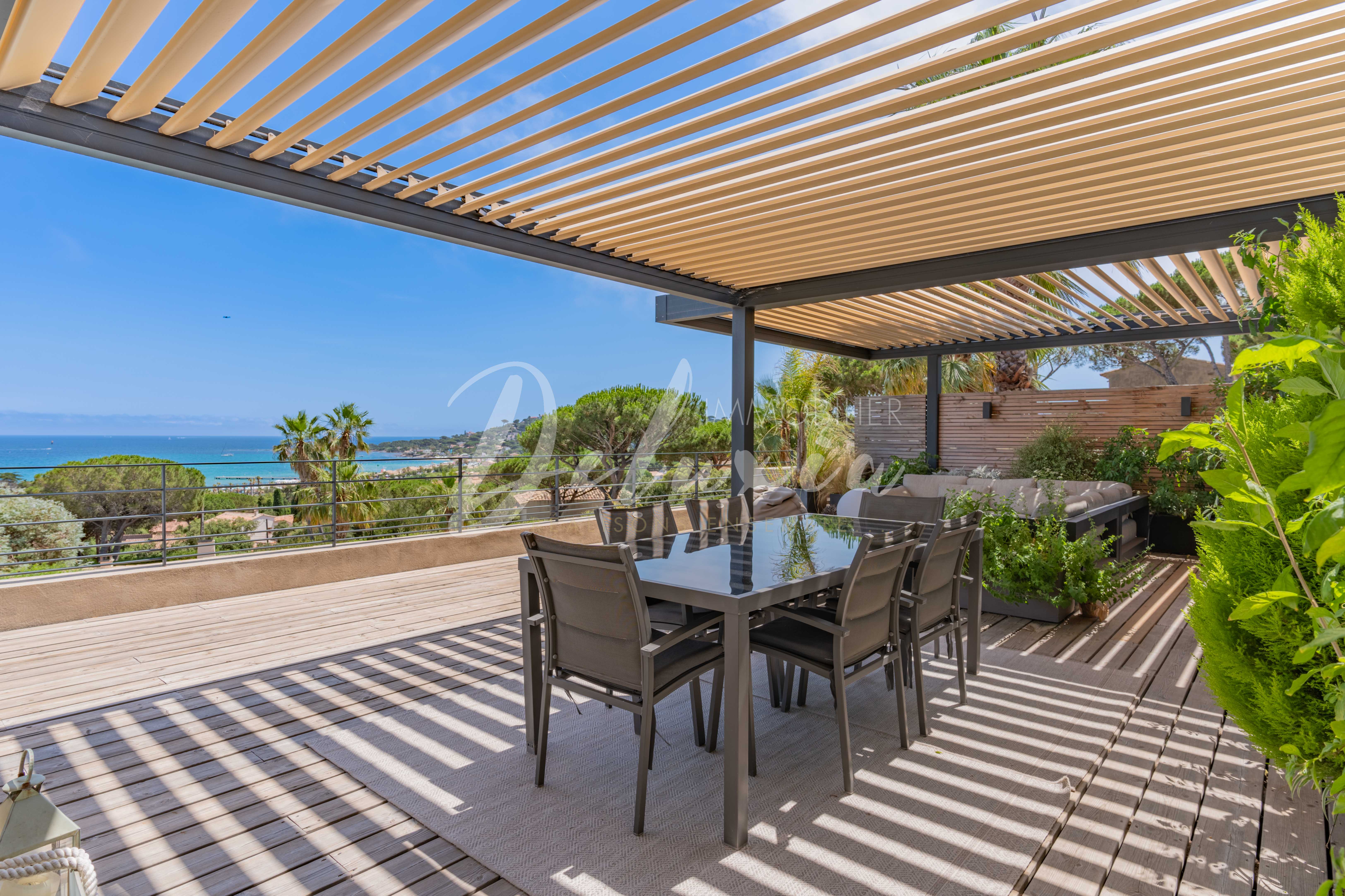 Villa à vendre avec cuisine d'été à Sainte-Maxime