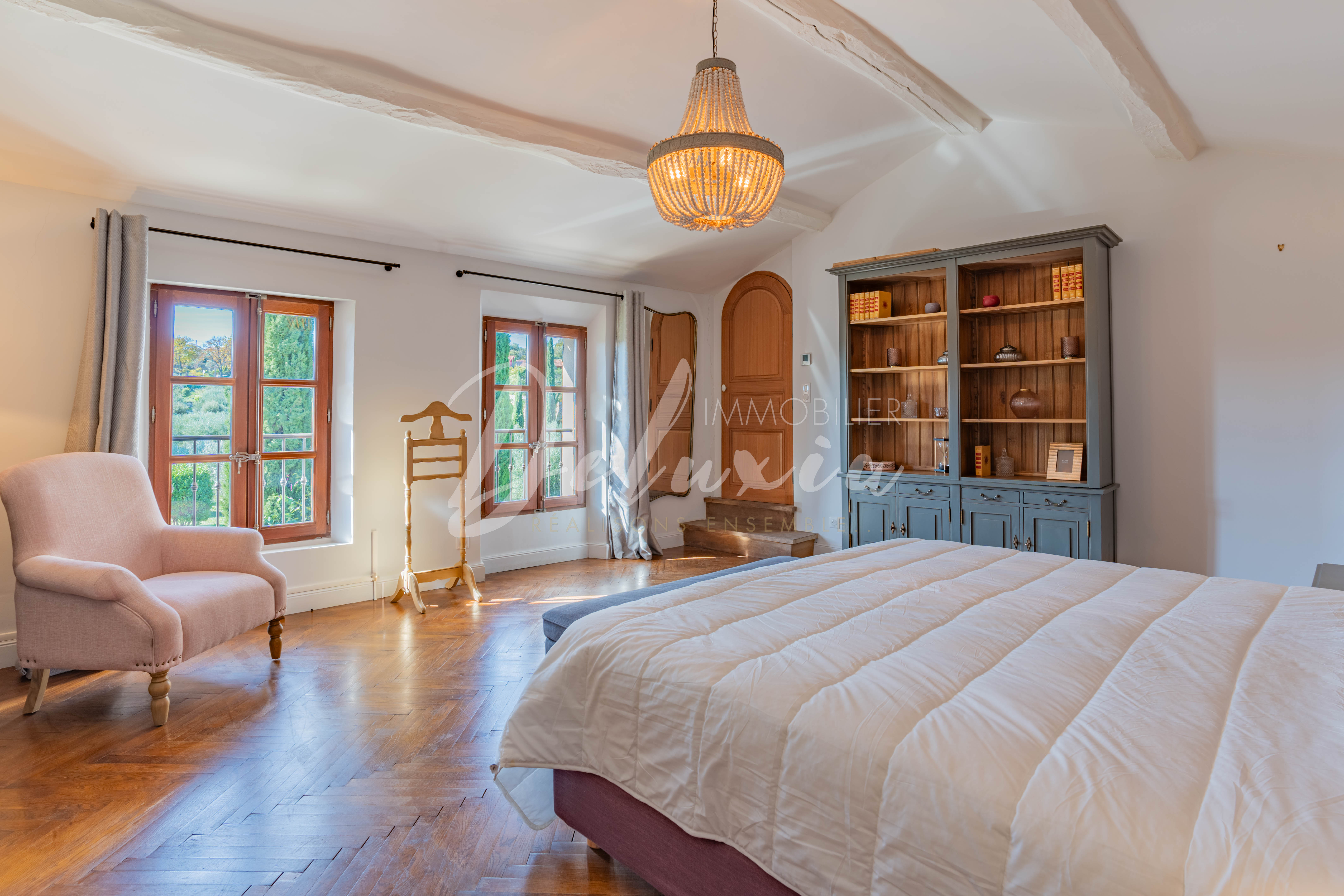 Propriété à vendre avec grande suite parentale à Aups 