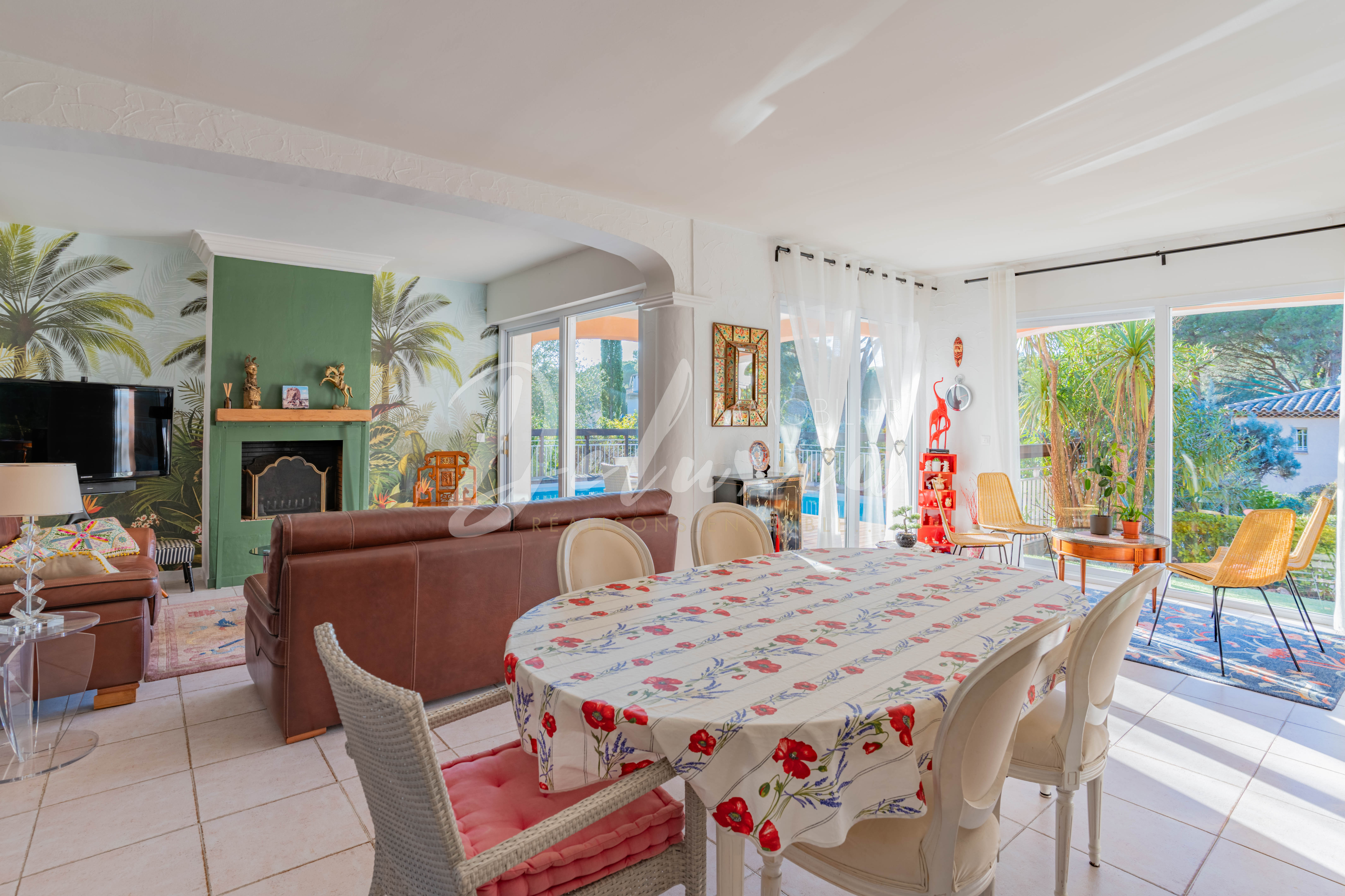 Achat villa avec pièce de vie lumineuse à Saint-Raphaël