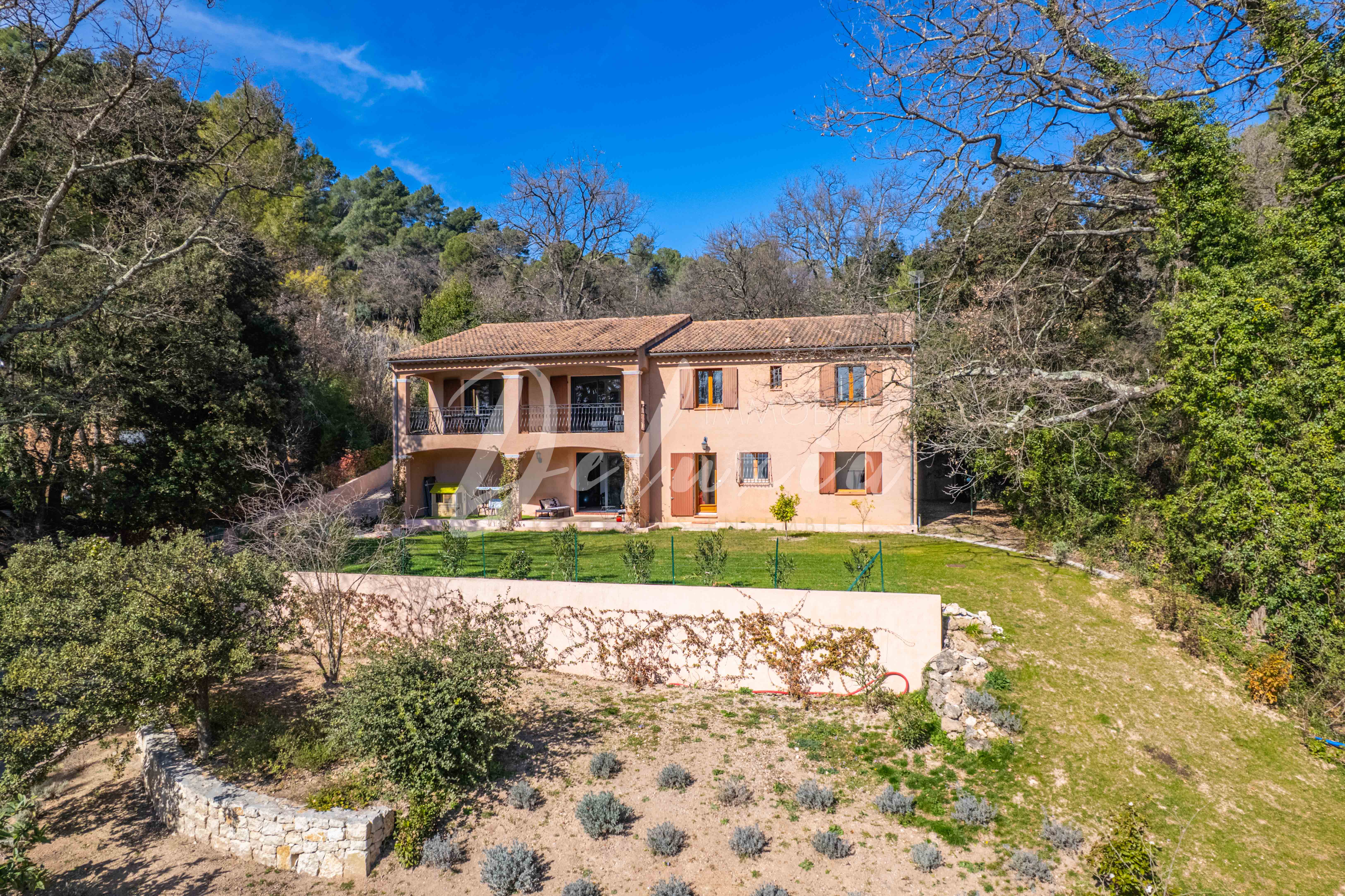 Maison de style provençale à vendre à La Motte