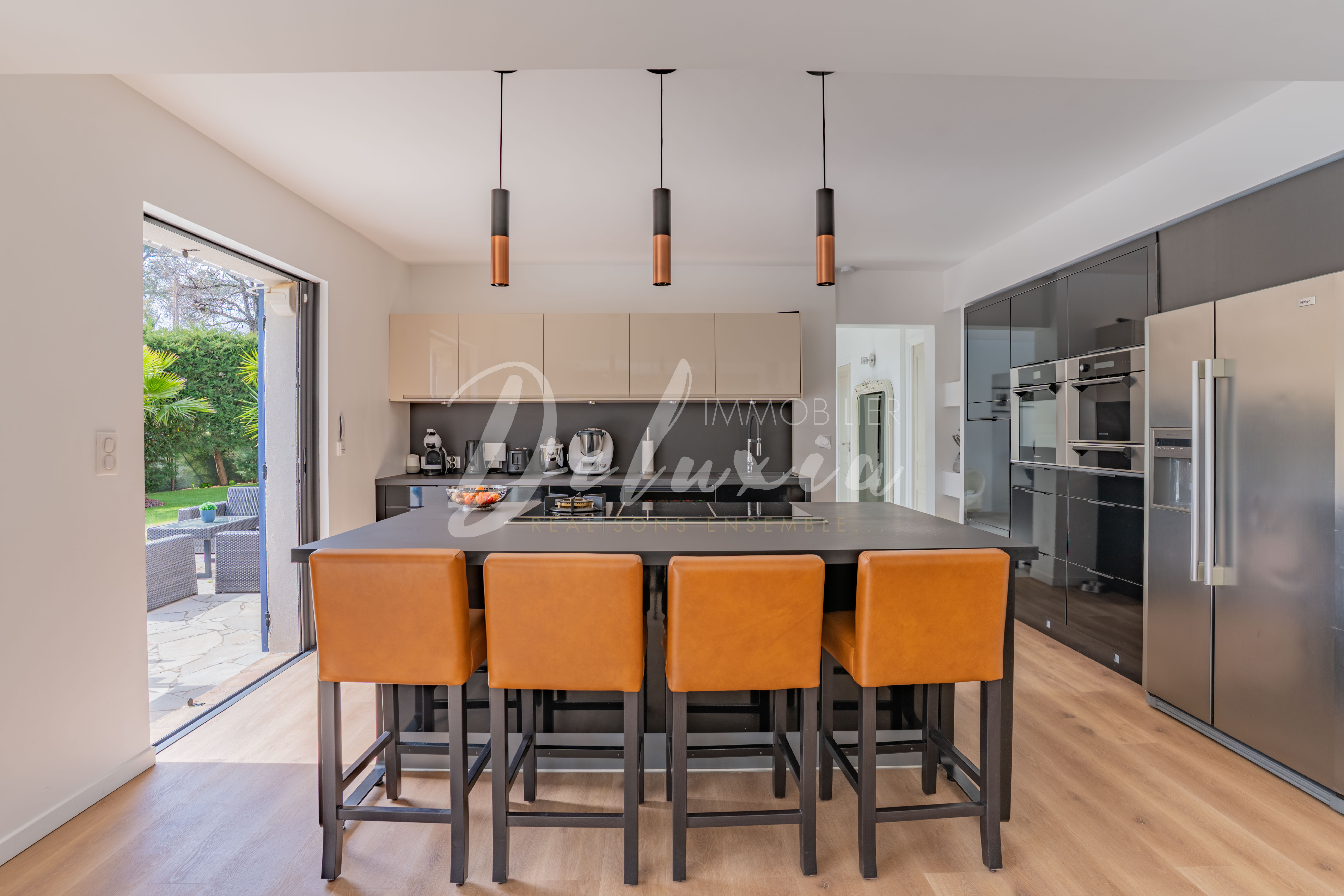 Villa à vendre avec cuisine moderne à Saint-Raphaël 