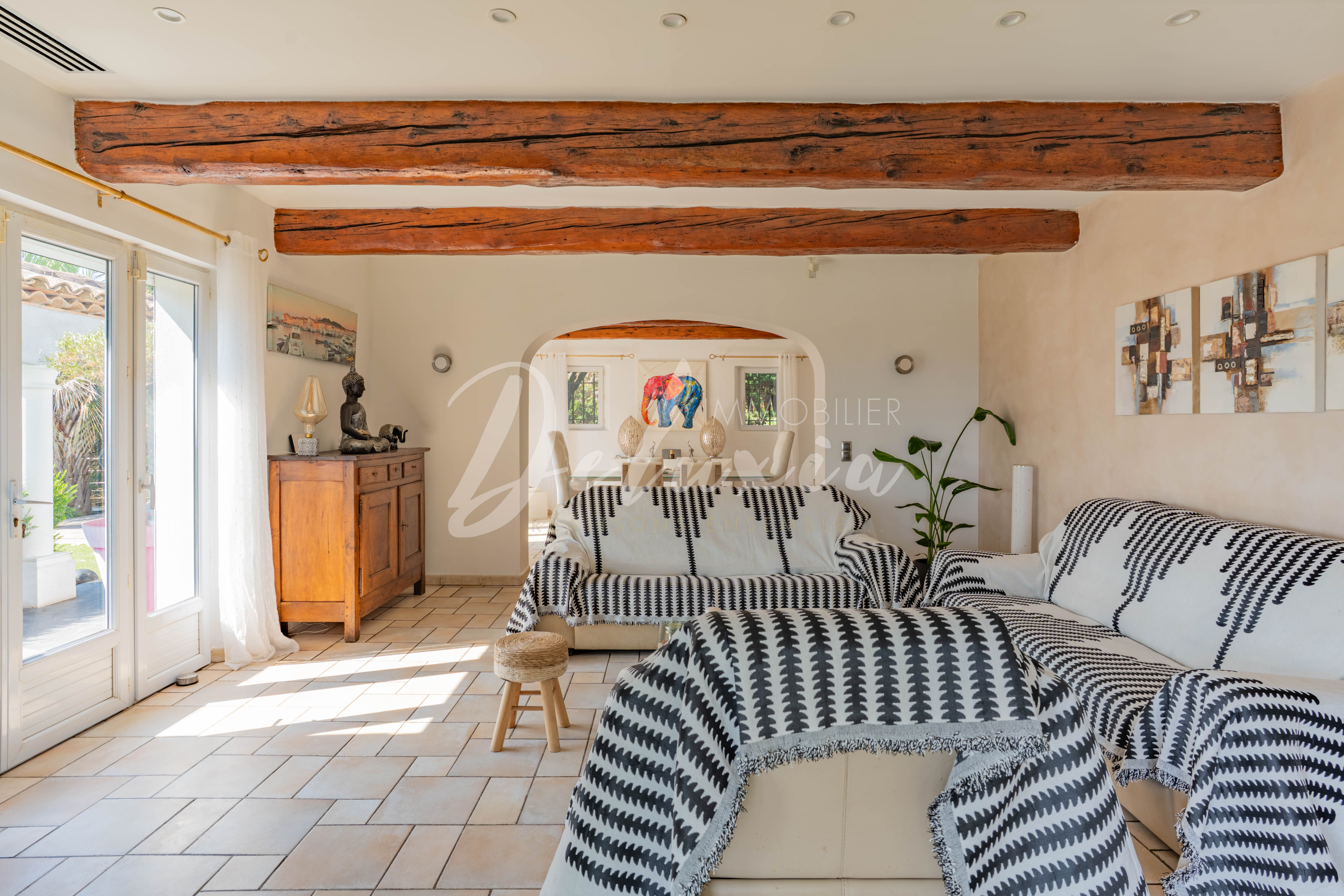 Villa à vendre avec grande pièce de vie à Saint-Aygulf 