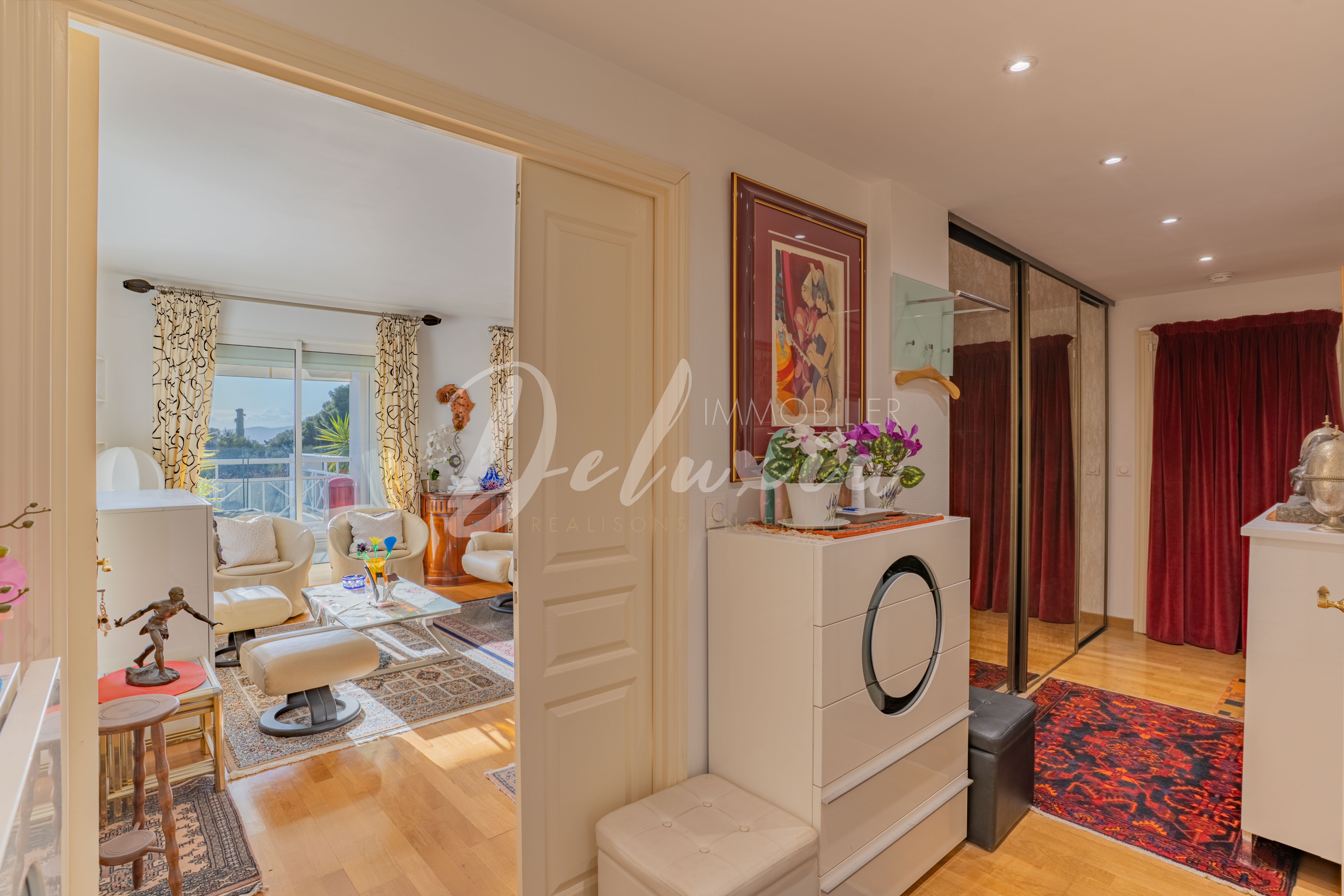 Achat appartement avec grand hall d'entrée à Saint-Raphaël 