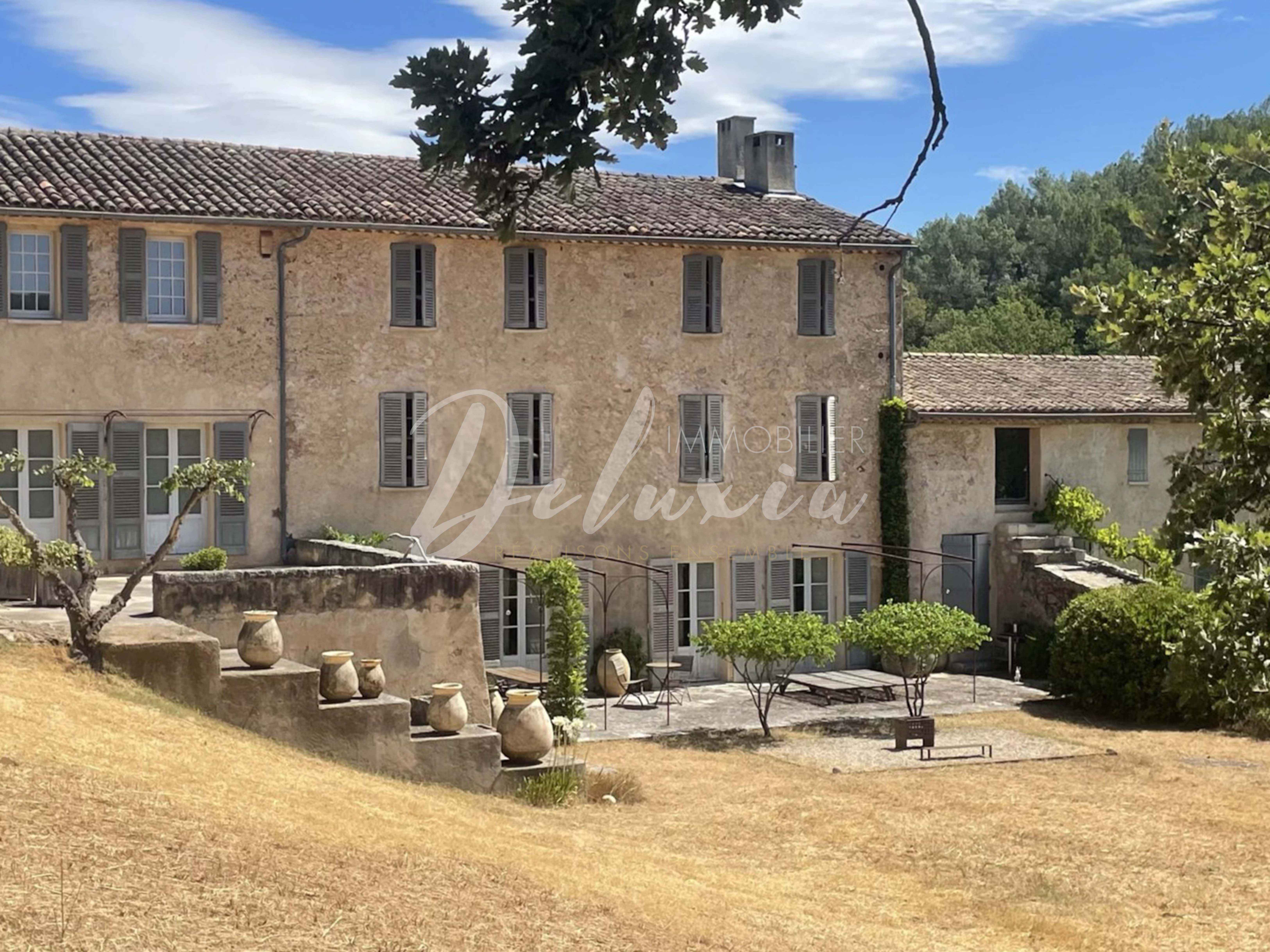 Domaine viticole avec vignes AOP situé à Lorgues.