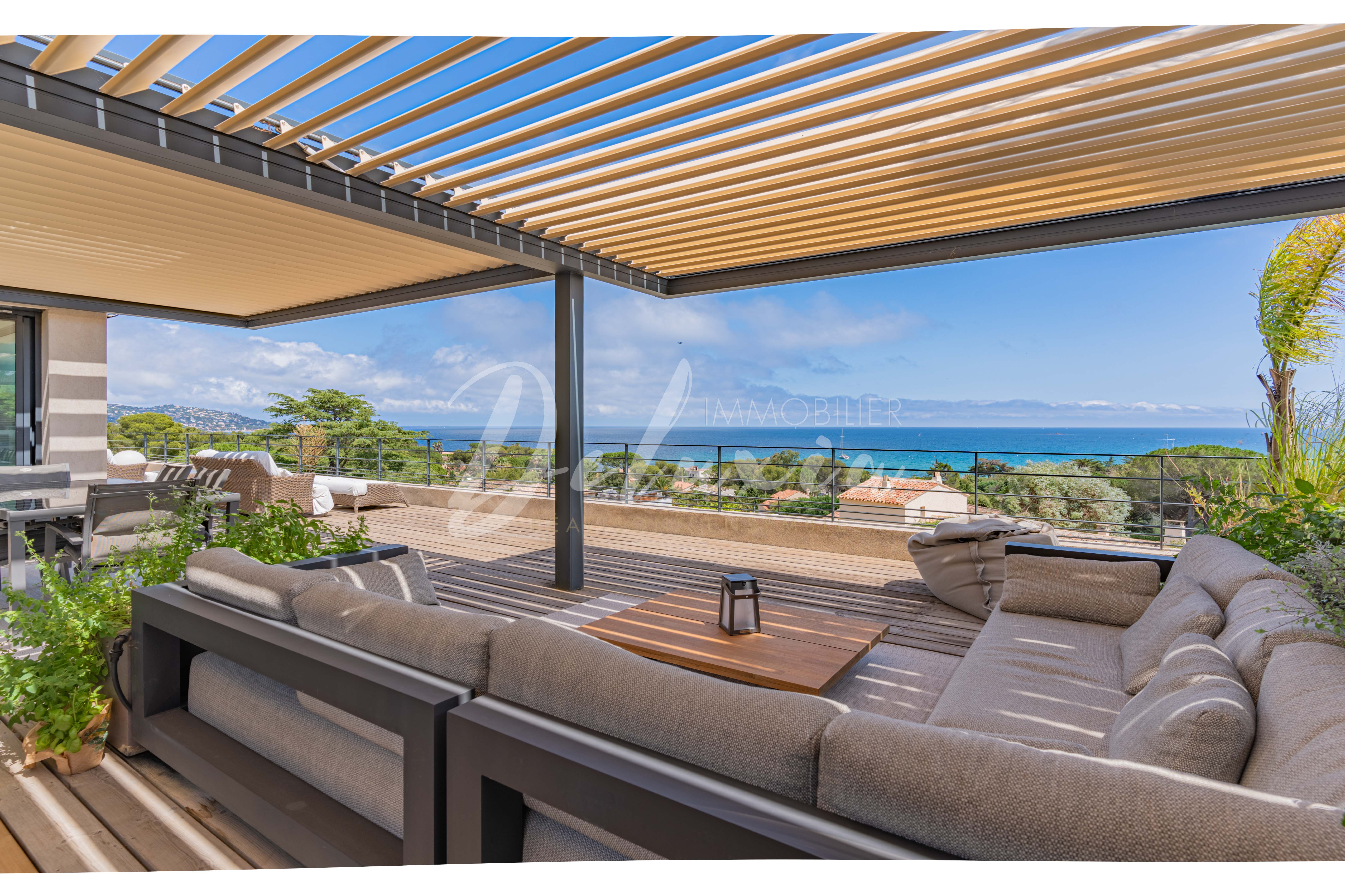 Villa à vendre avec vue mer panoramique sur la Côte d'Azur