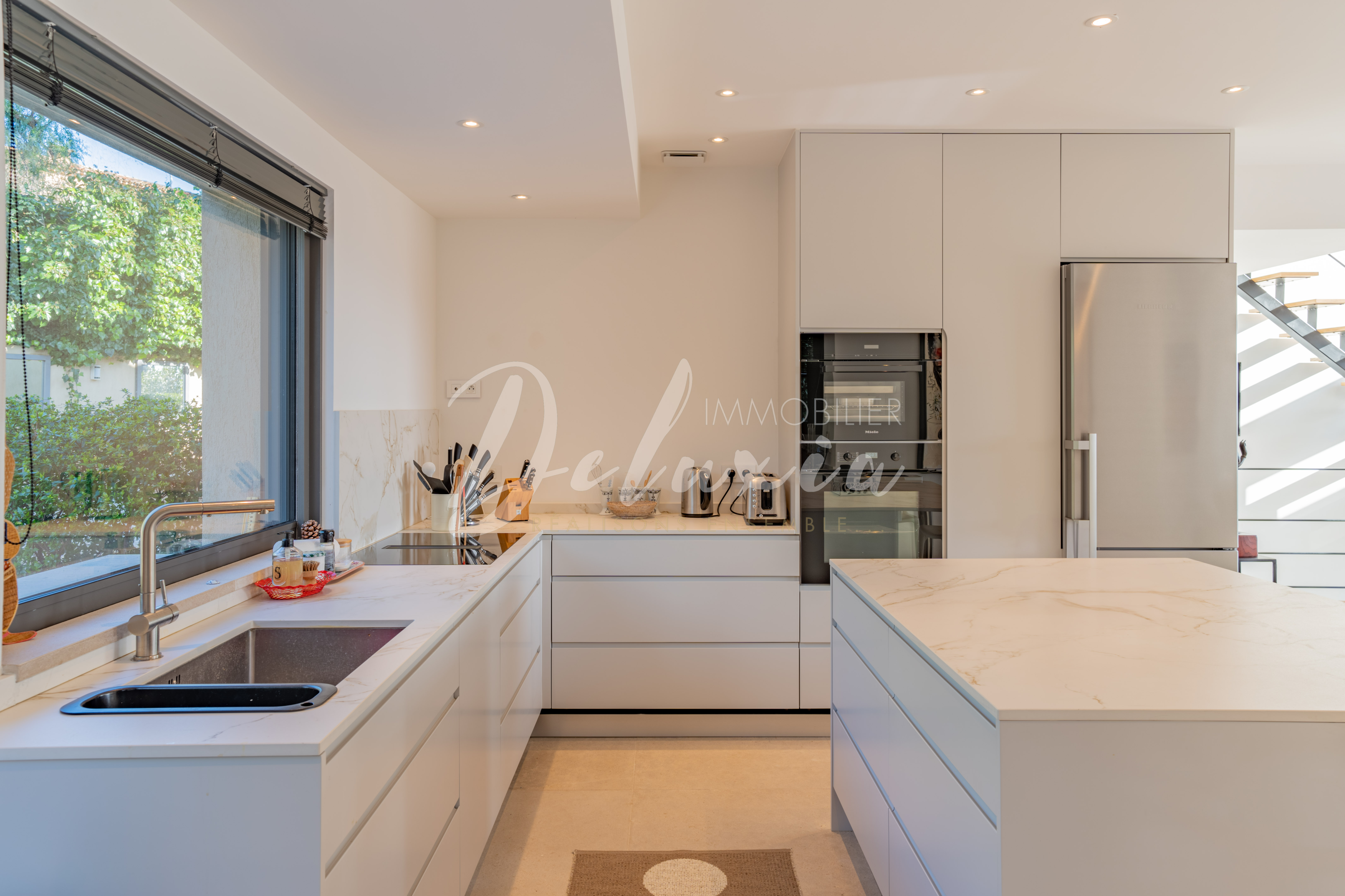 Villa à vendre avec cuisine moderne à Sainte-Maxime 