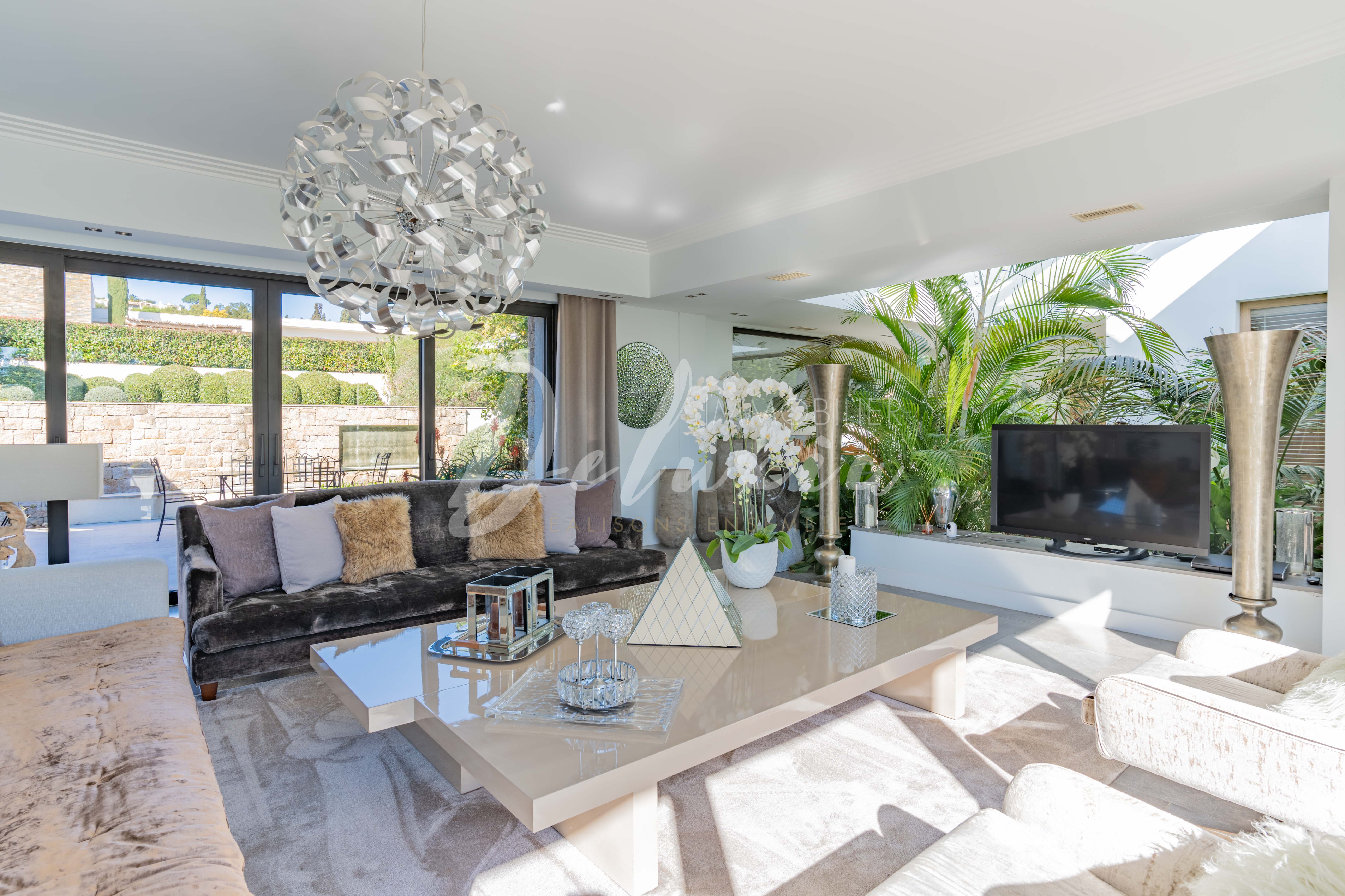 Achat maison avec grand séjour lumineux à Grimaud
