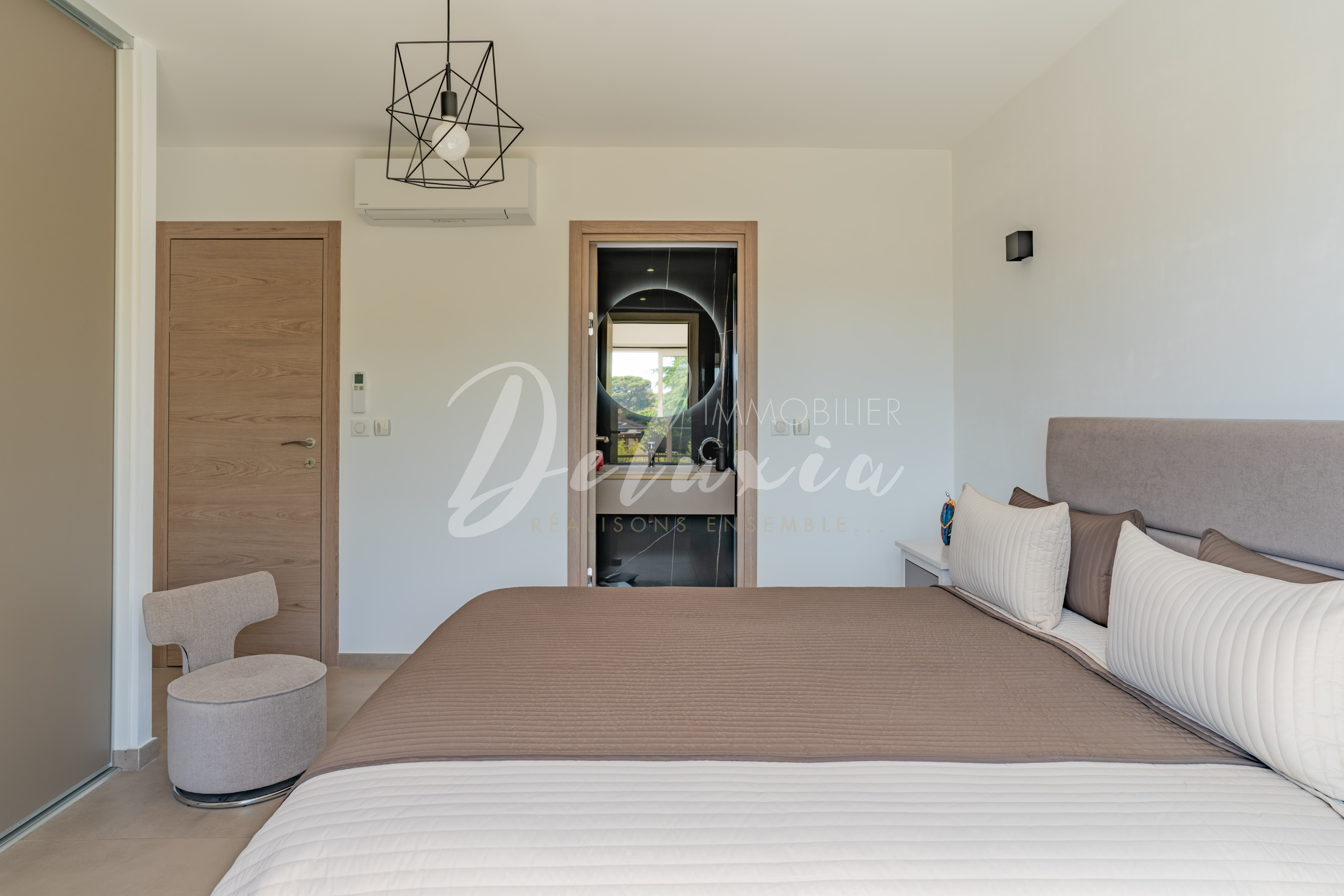 Appartement à vendre avec grande chambre à Saint-Raphaël 