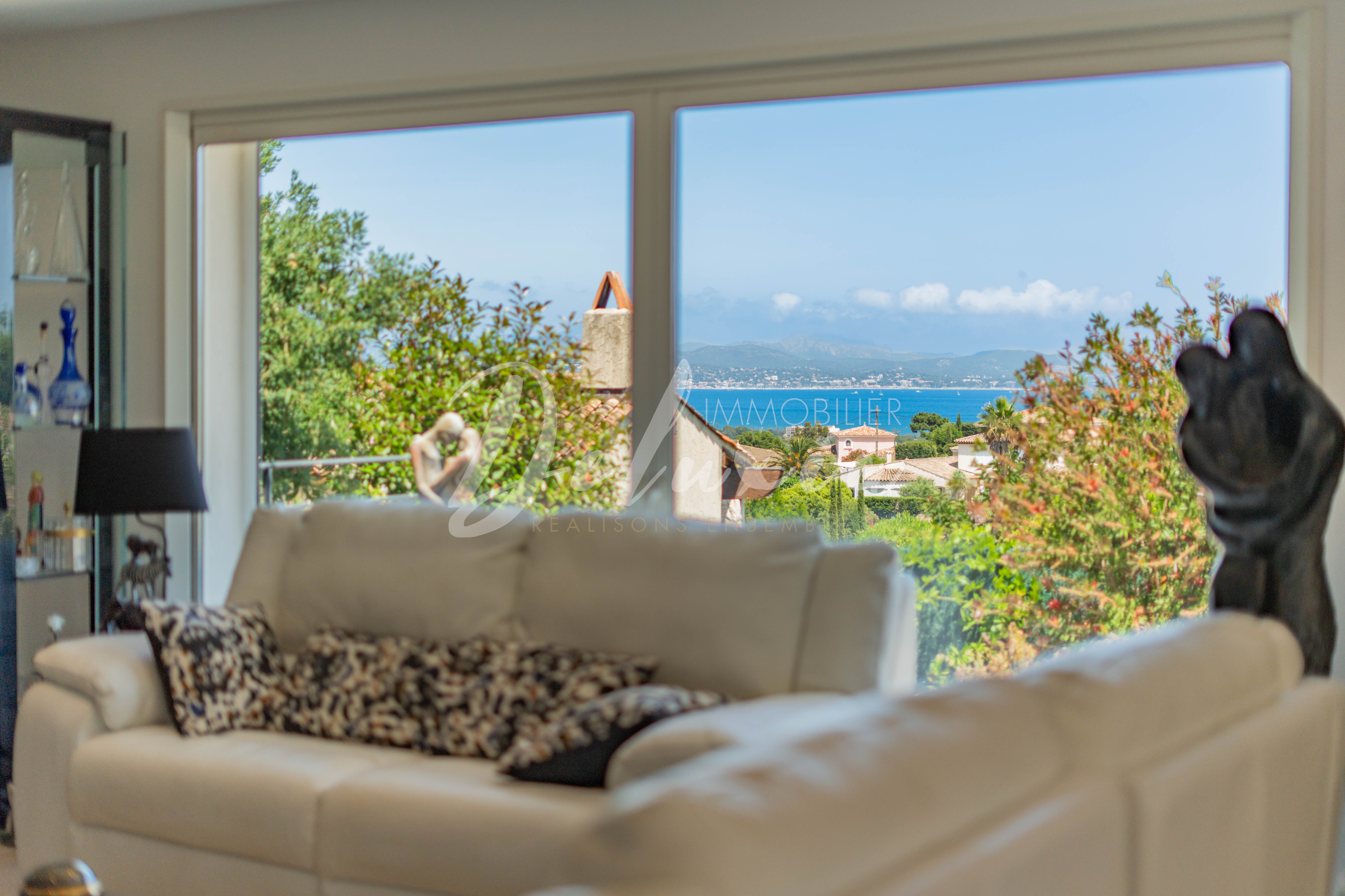 Villa à vendre avec séjour vue mer à Saint-Aygulf