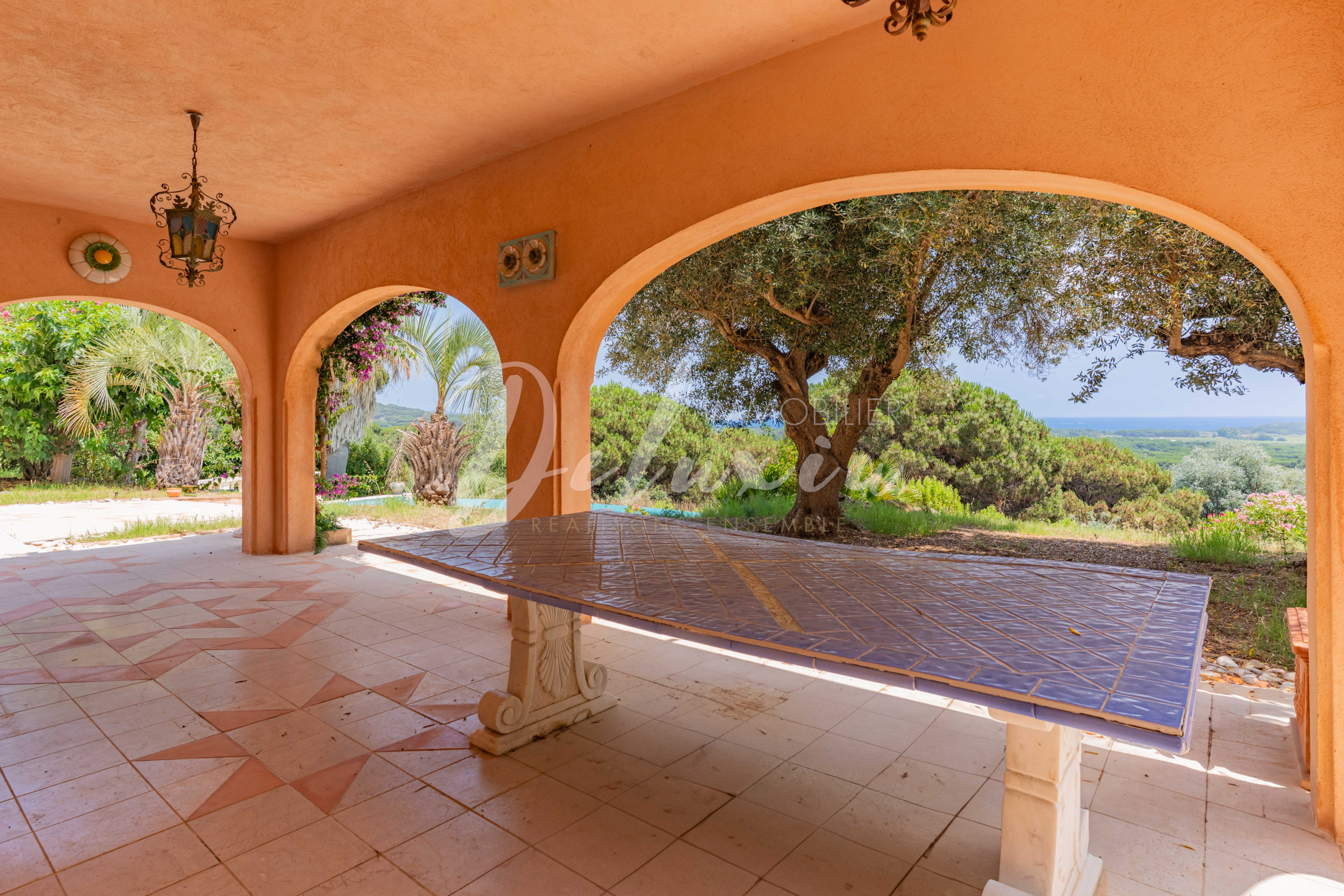 Achat villa avec grande terrasse à Ramatuelle 