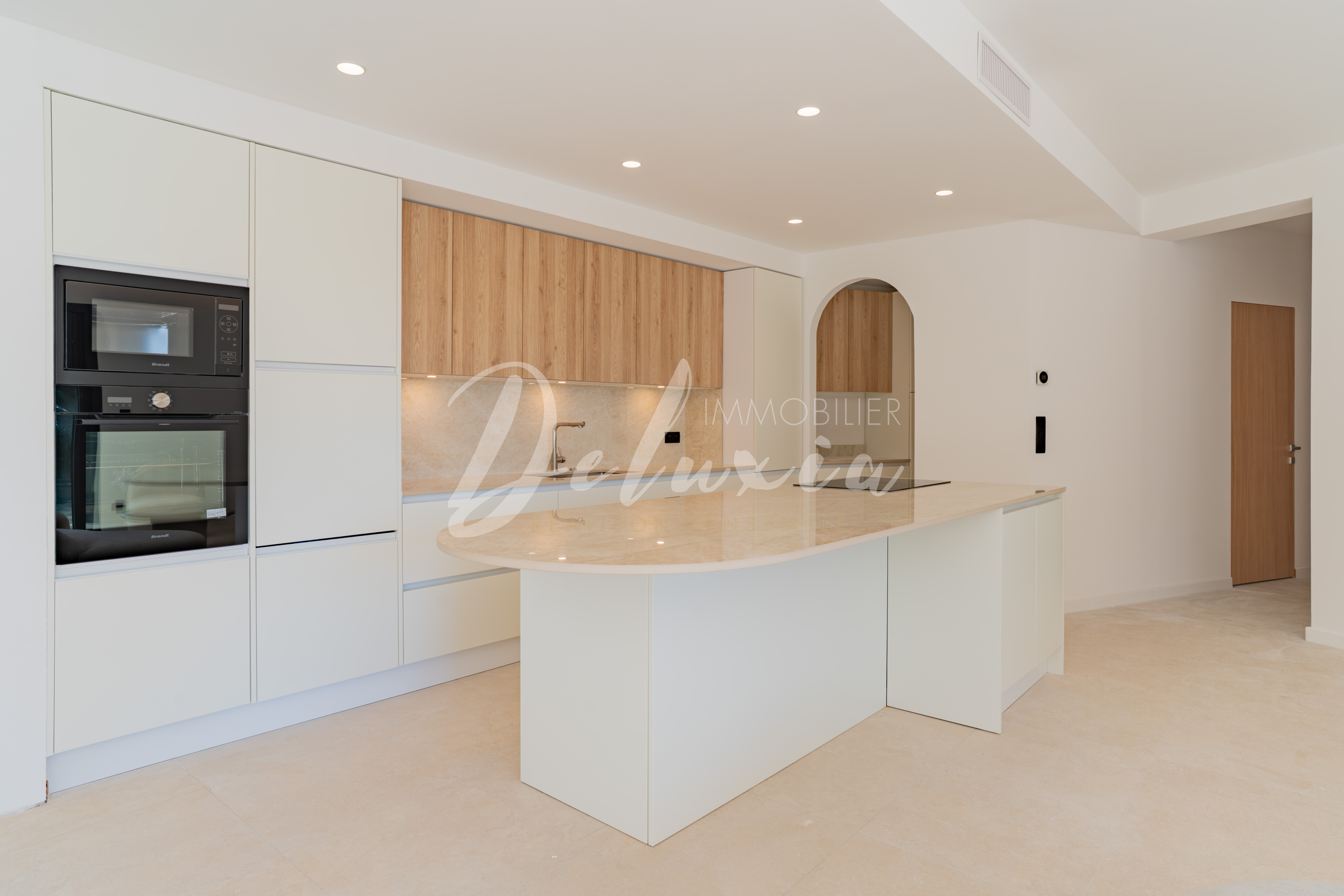 Villa à vendre avec cuisine ouverte à Saint-Raphaël 