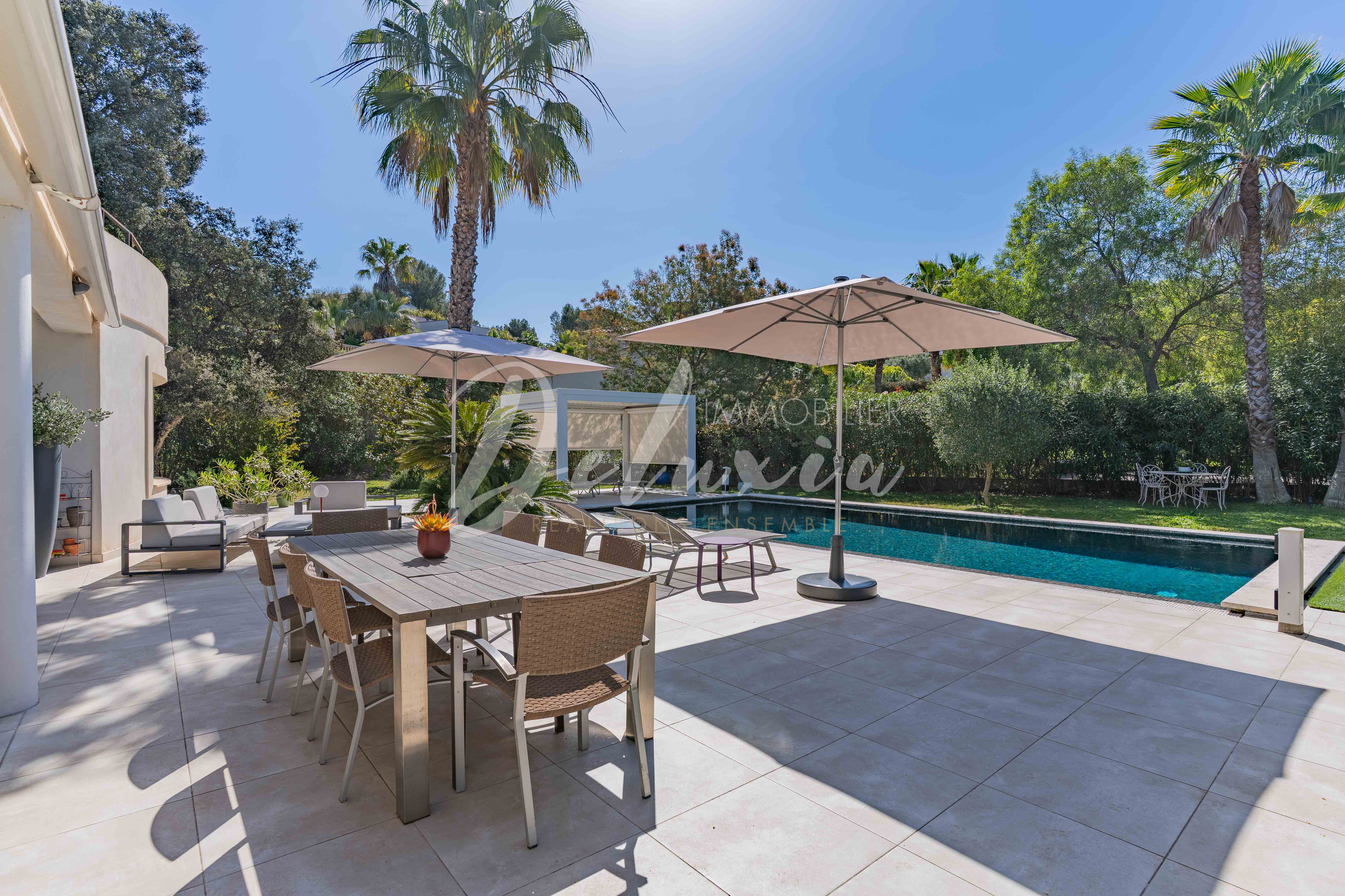 Villa moderne à vendre avec piscine, Fréjus.