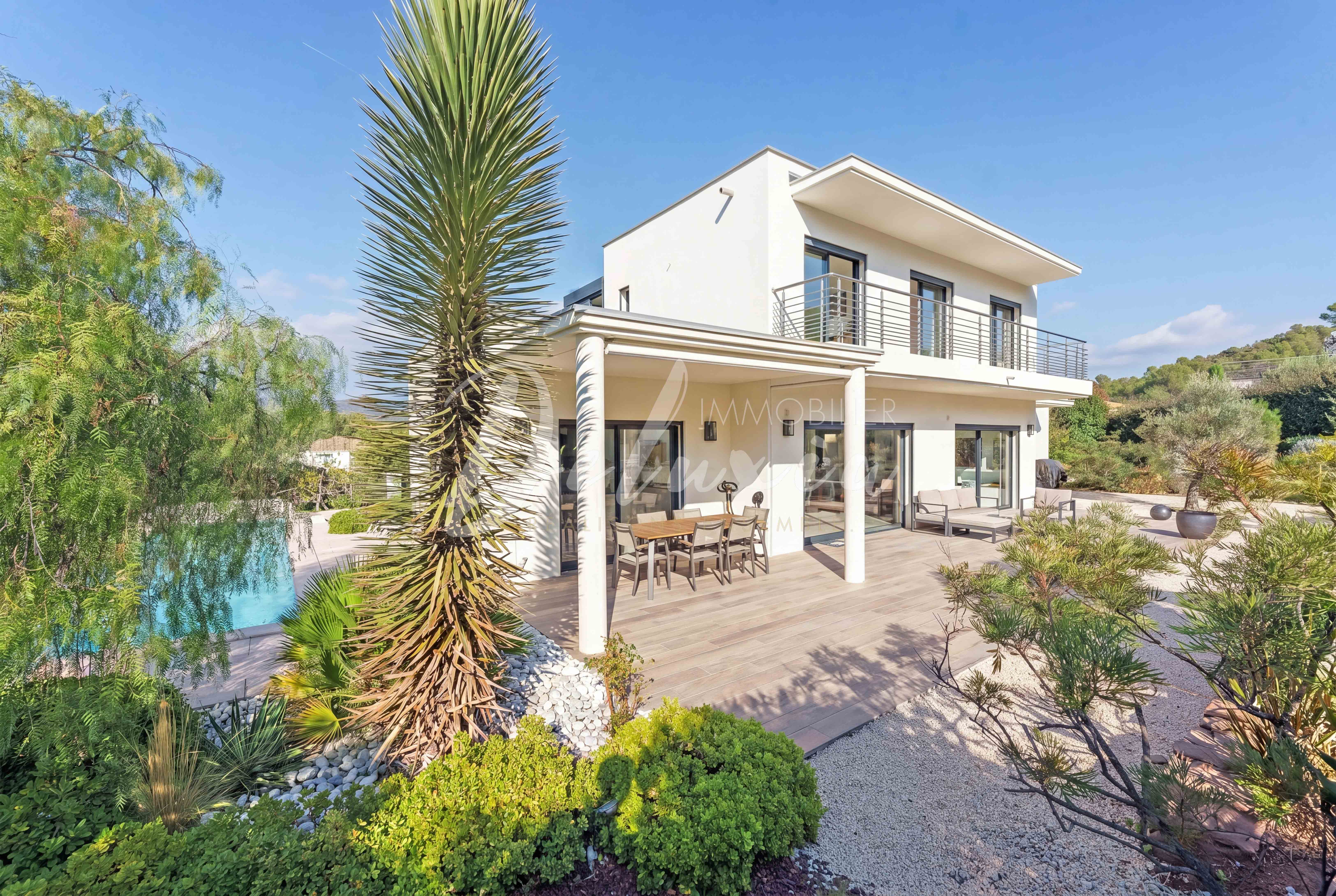 Villa contemporaine avec piscine au coeur d’un domaine recherché, Saint-Raphaël - Valescure.