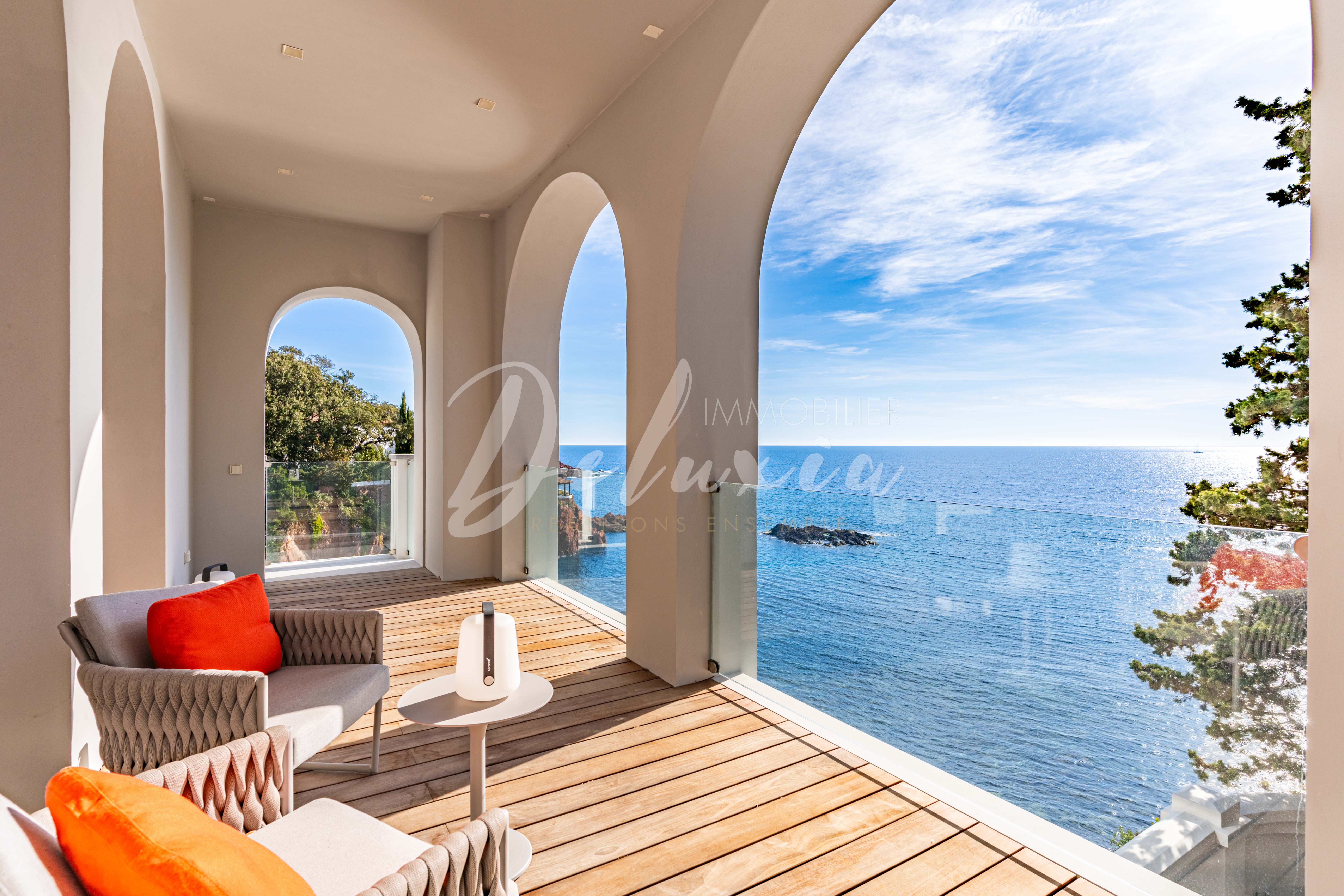 Maison avec terrasse vue mer à vendre à Saint-Raphaël 