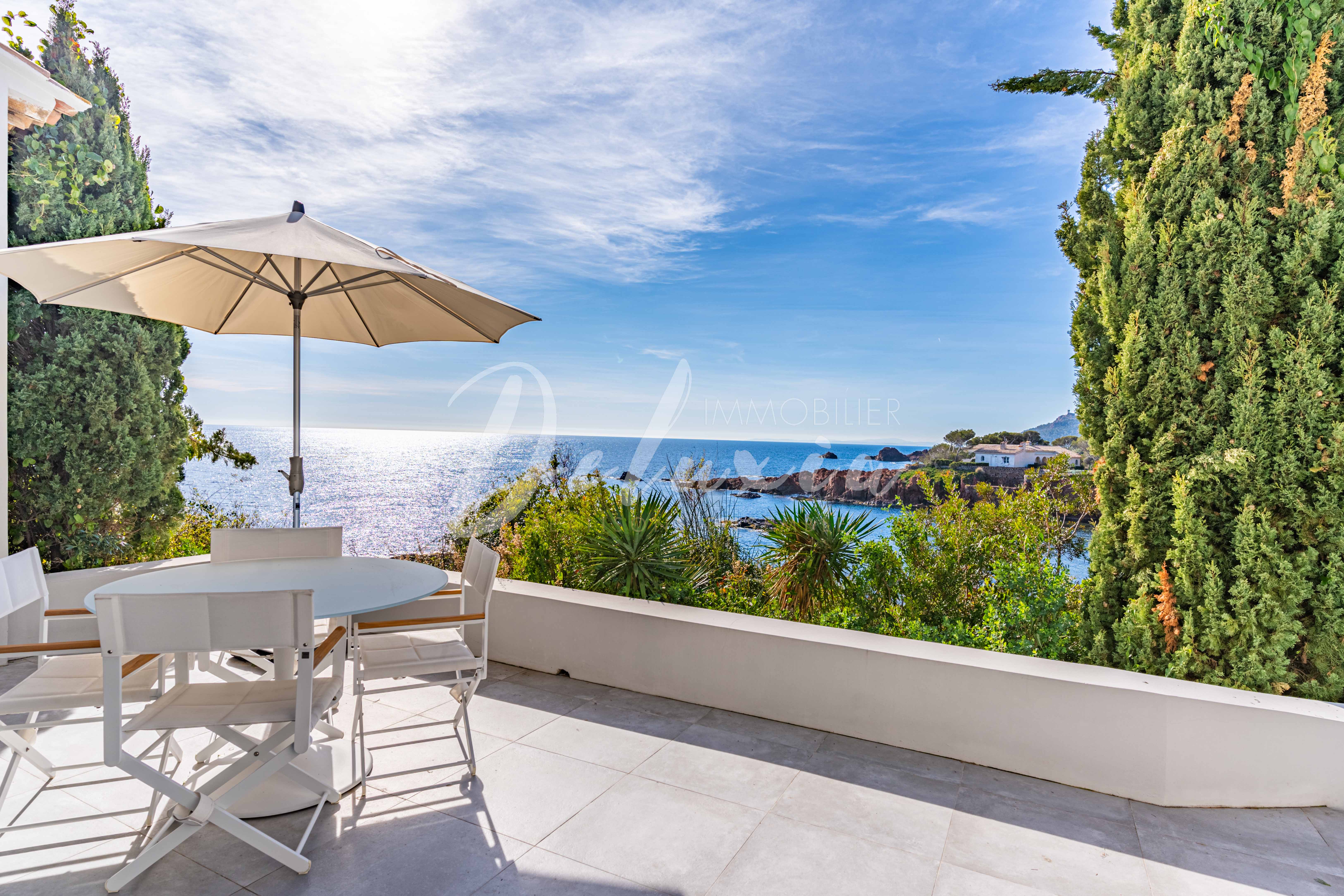 Propriété à vendre avec dépendance à Saint-Raphaël 