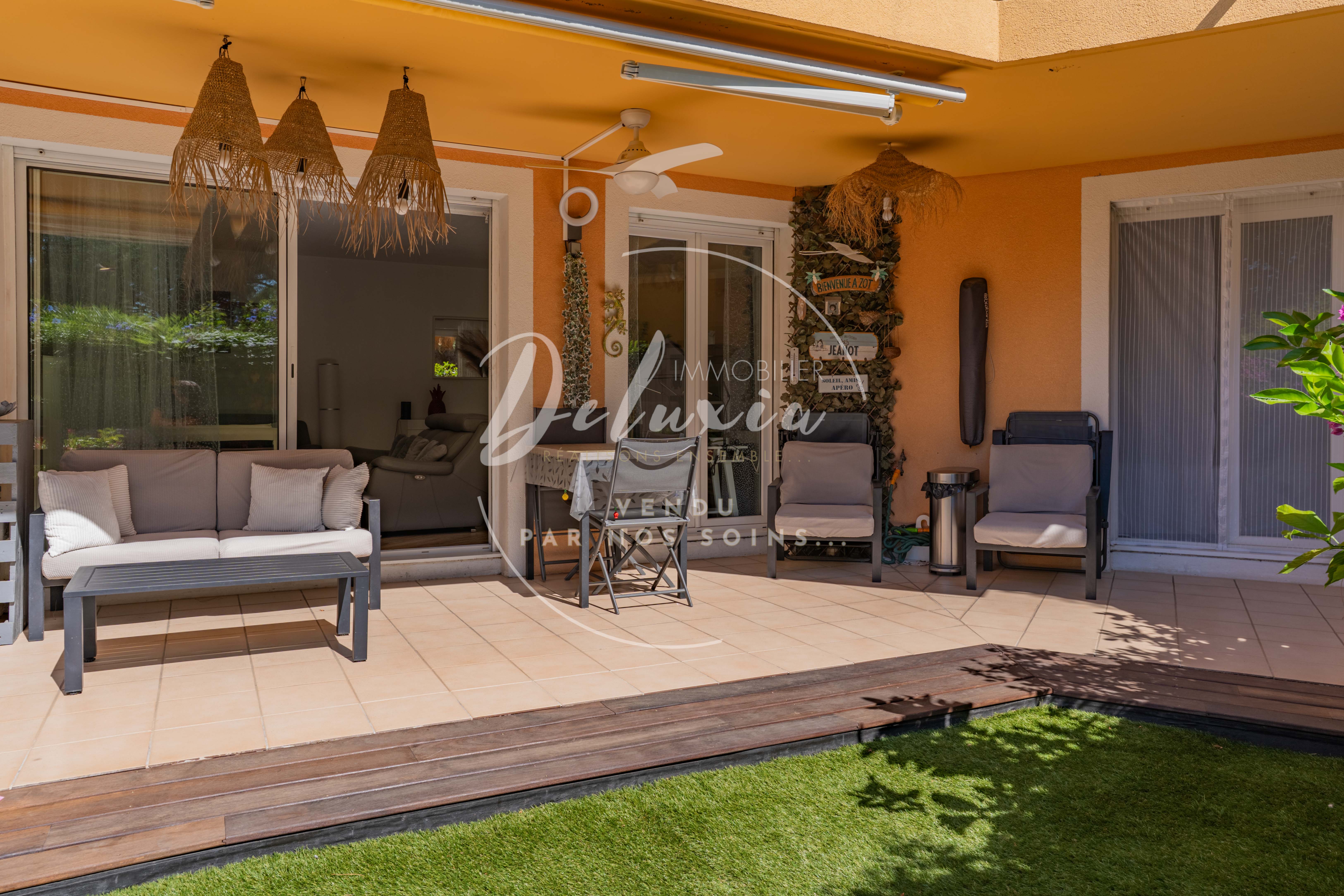 Appartement 3 pièces rénové en rez-de-jardin, dans une résidence avec piscine et tennis, Fréjus.