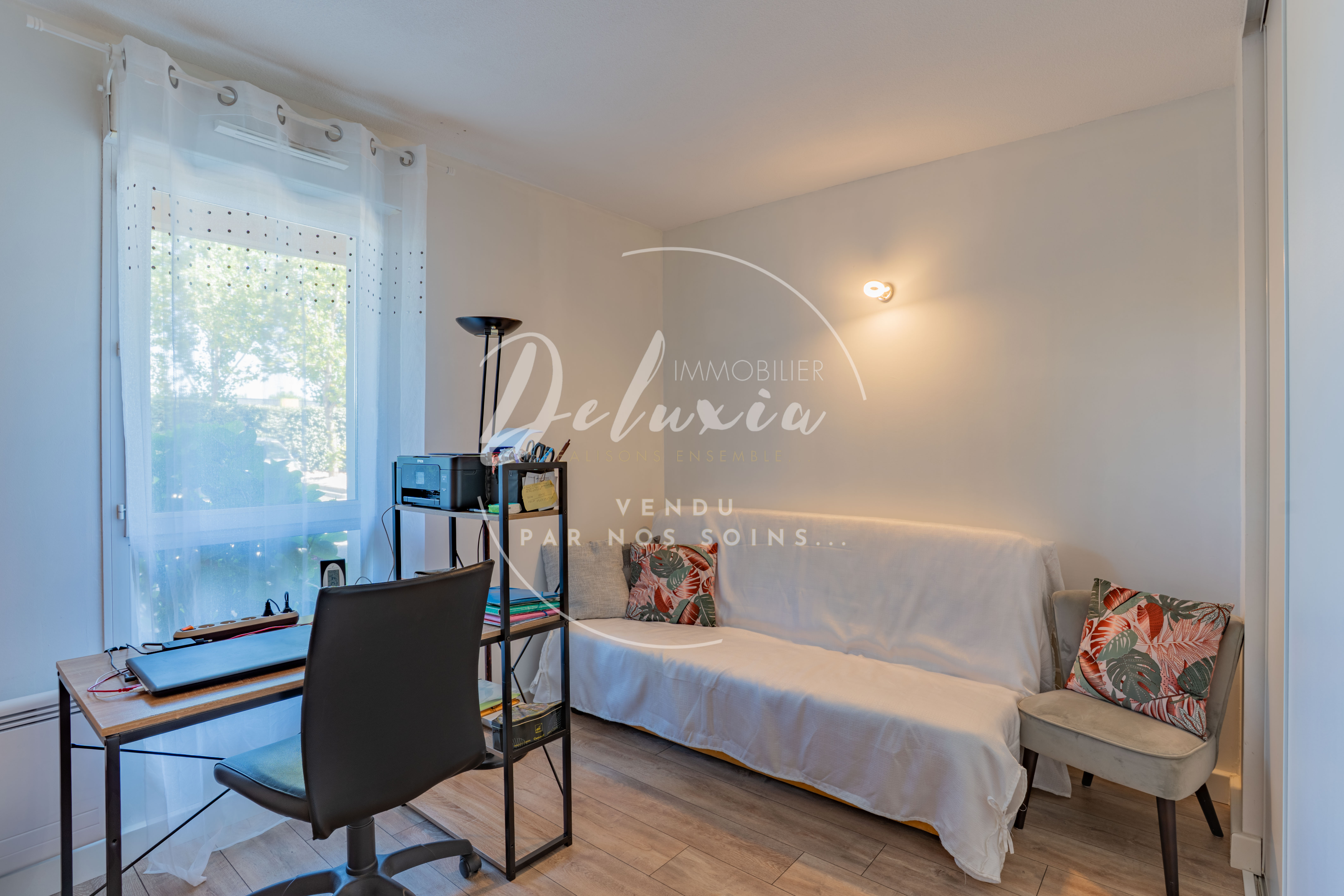 Appartement 3 pièces rénové en rez-de-jardin, dans une résidence avec piscine et tennis, Fréjus.
