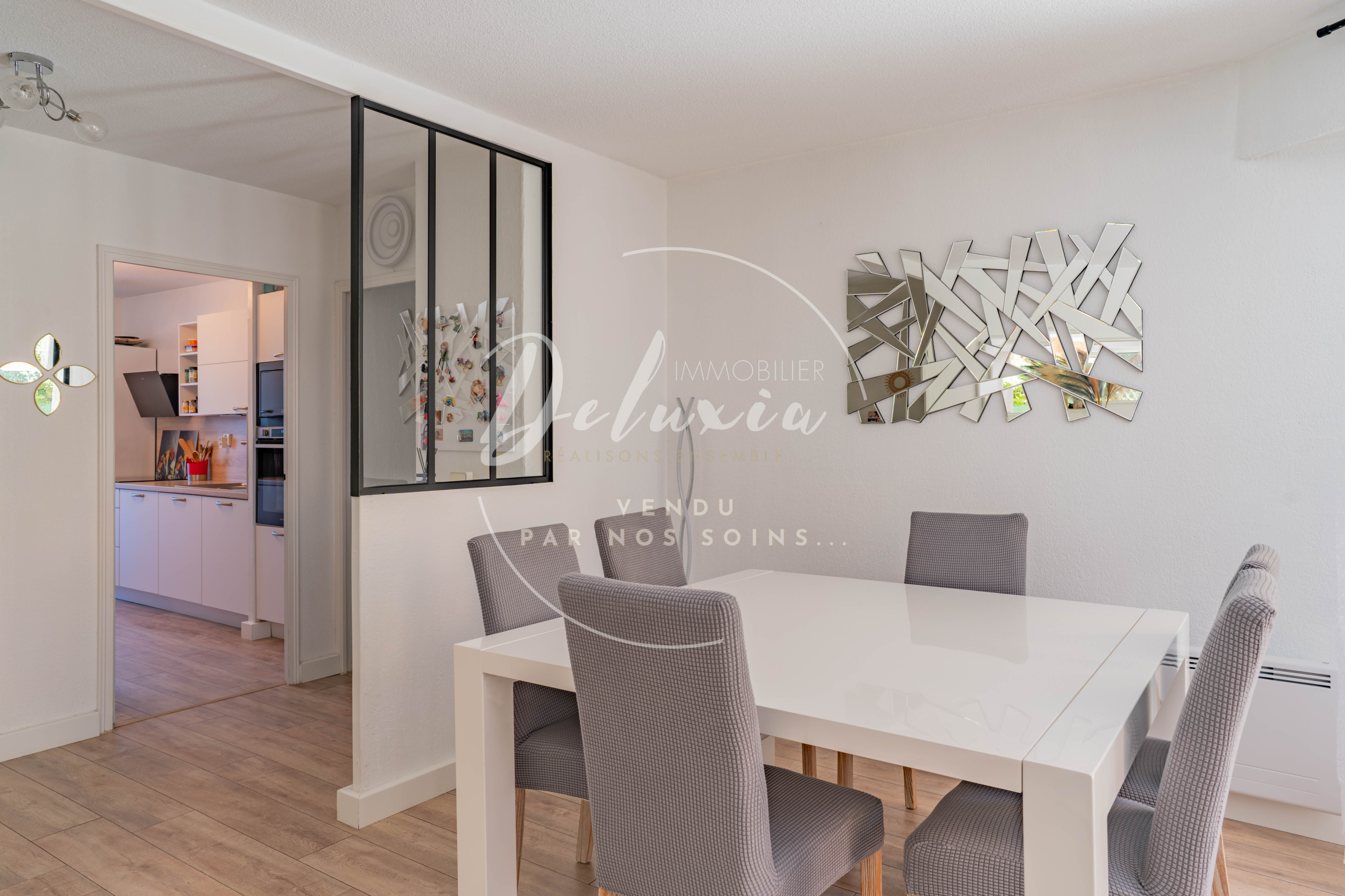 Appartement 3 pièces rénové en rez-de-jardin, dans une résidence avec piscine et tennis, Fréjus.