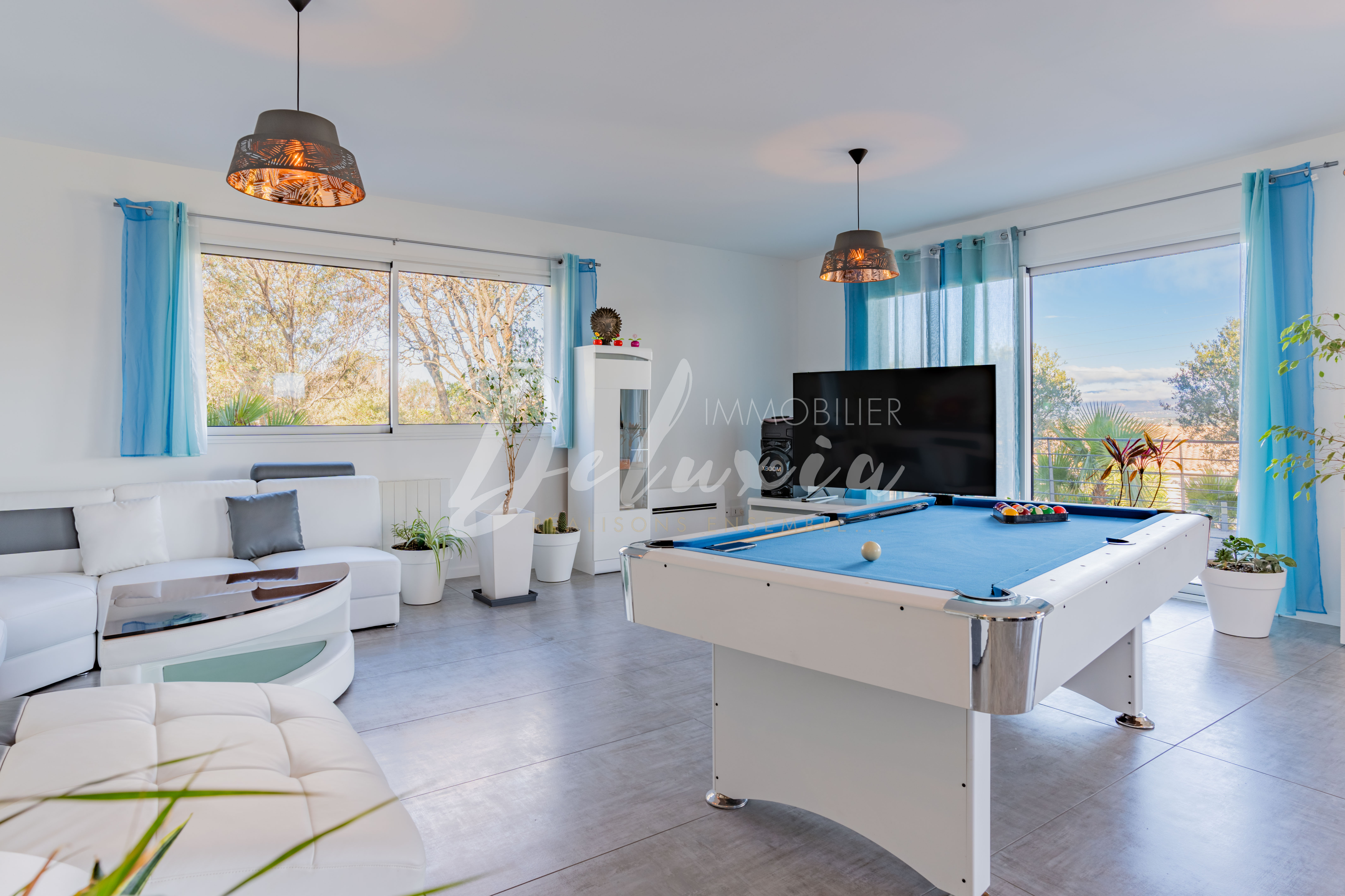 Achat villa avec grand séjour à Saint-Raphaël 