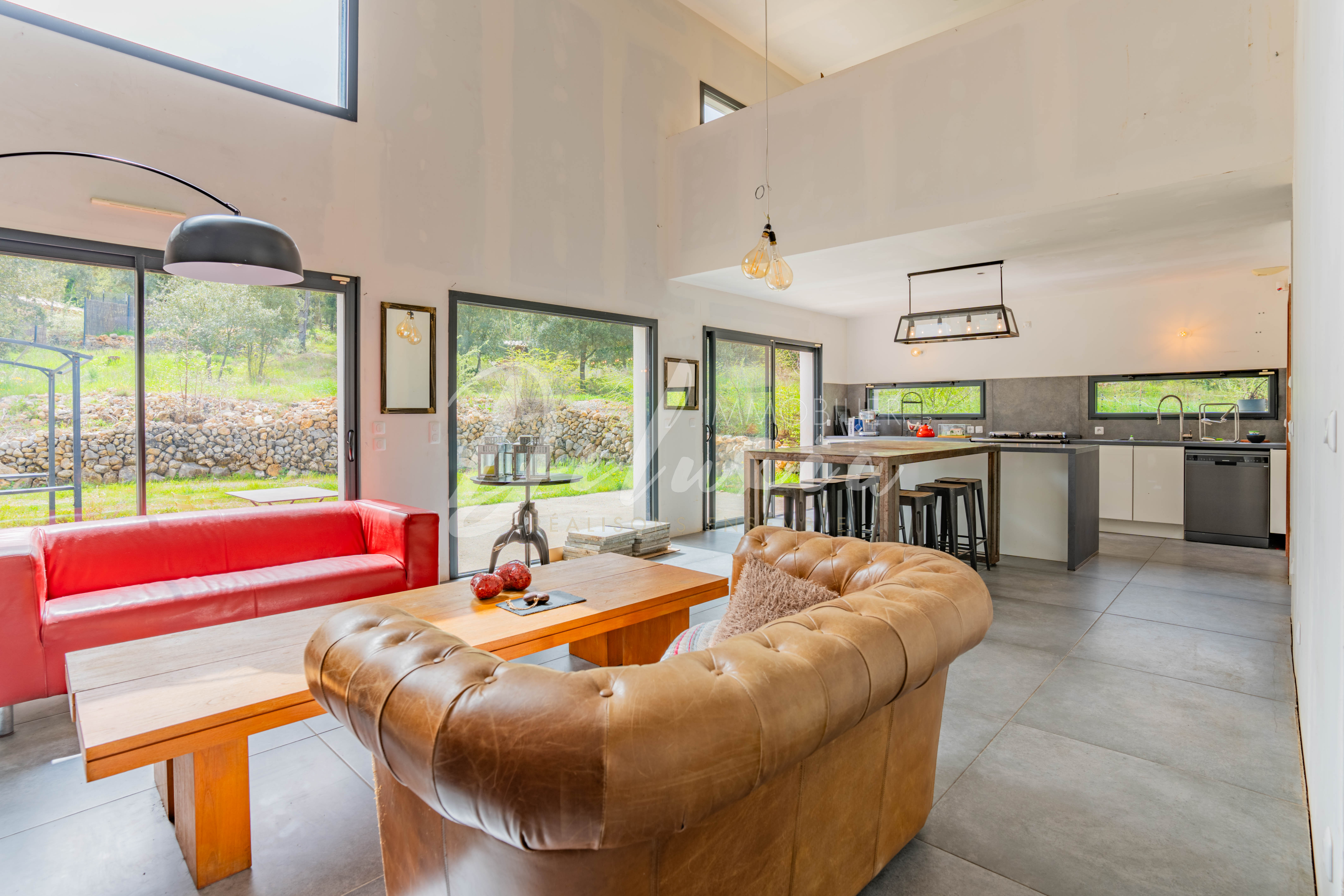 Achat maison avec grande pièce de vie au Thoronet 