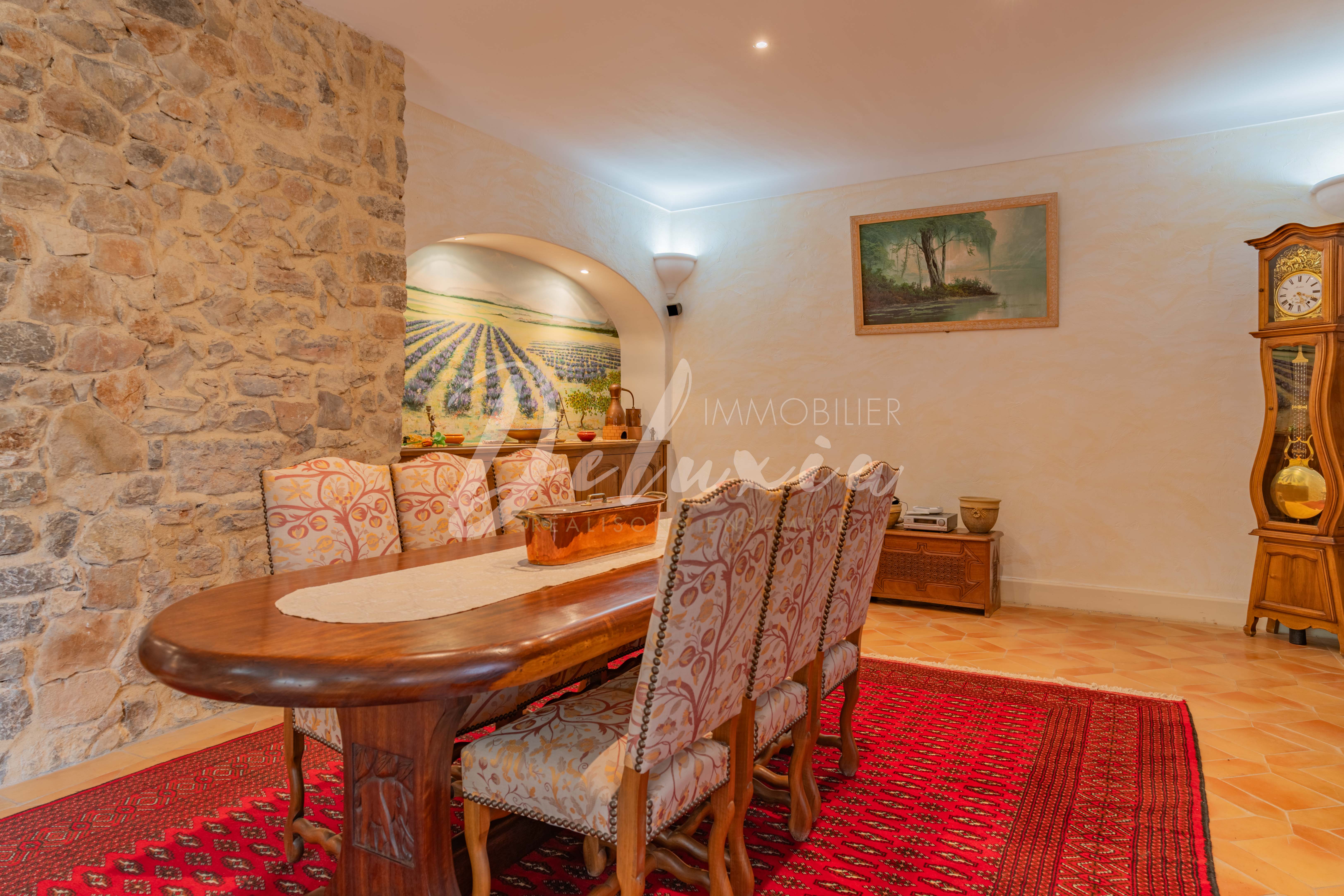 Maison de charme en pierre à vendre près de Lorgues 