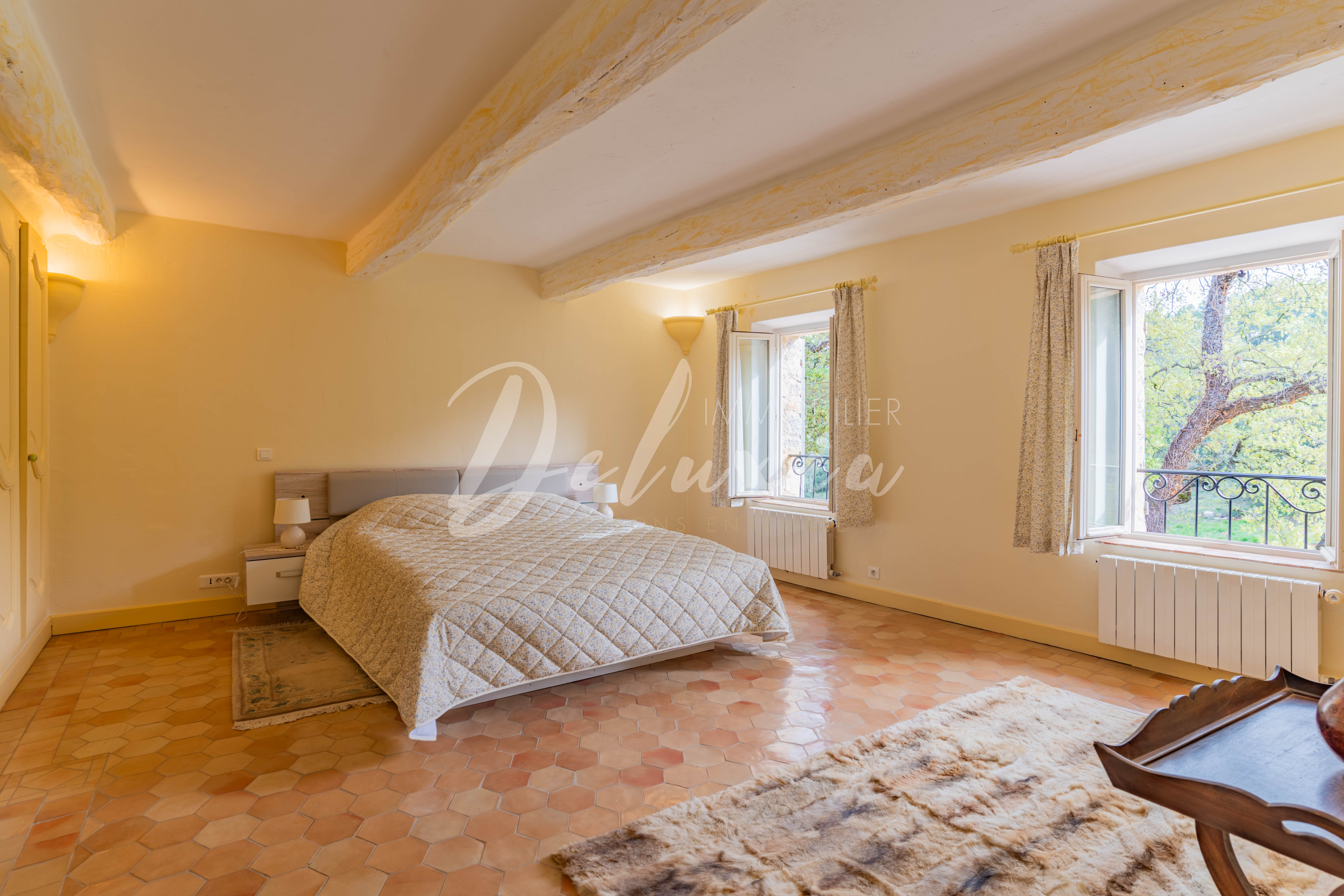 Achat maison avec chambres spacieuses près de Lorgues 