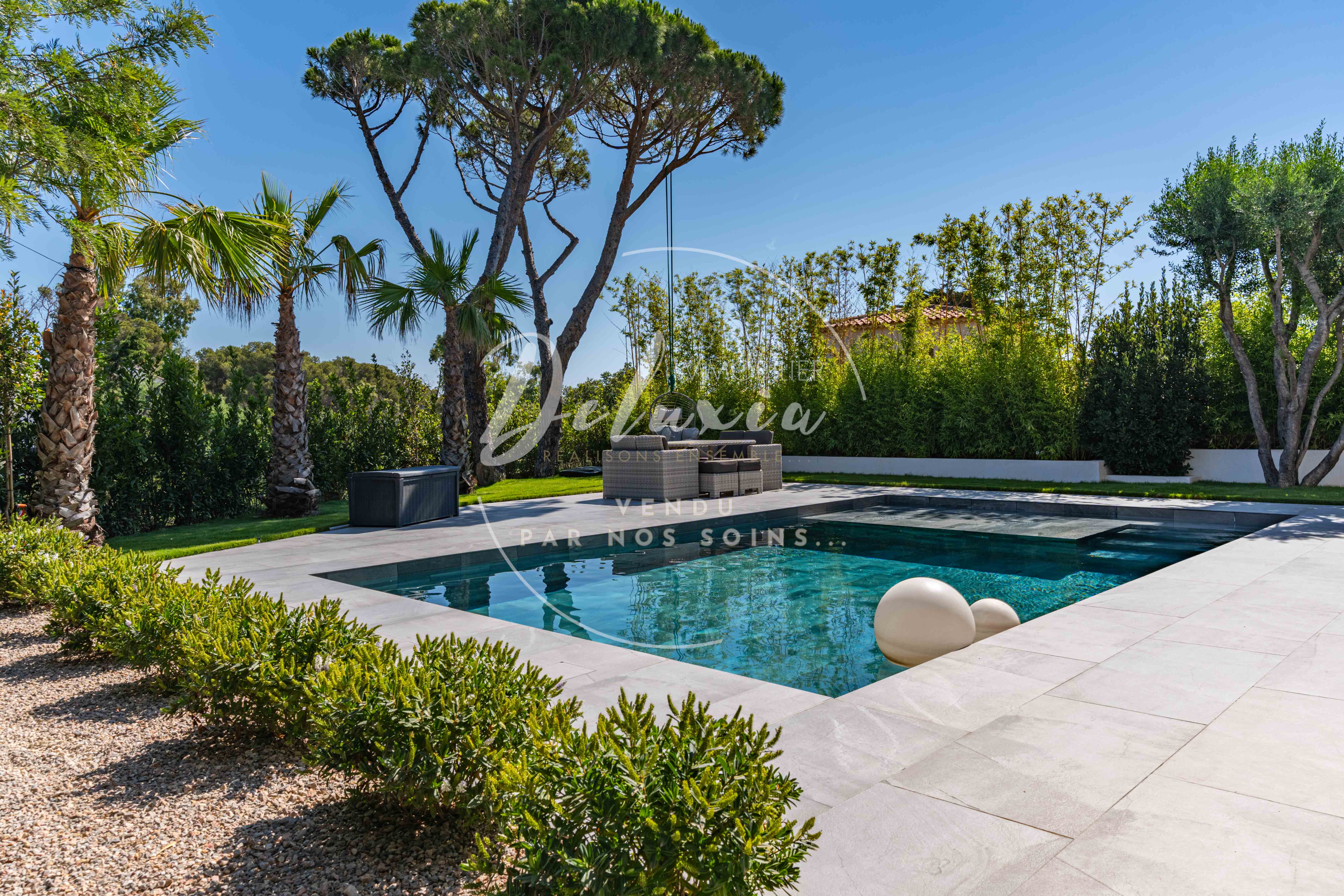 Villa avec grande piscine à vendre à Saint-Aygulf 