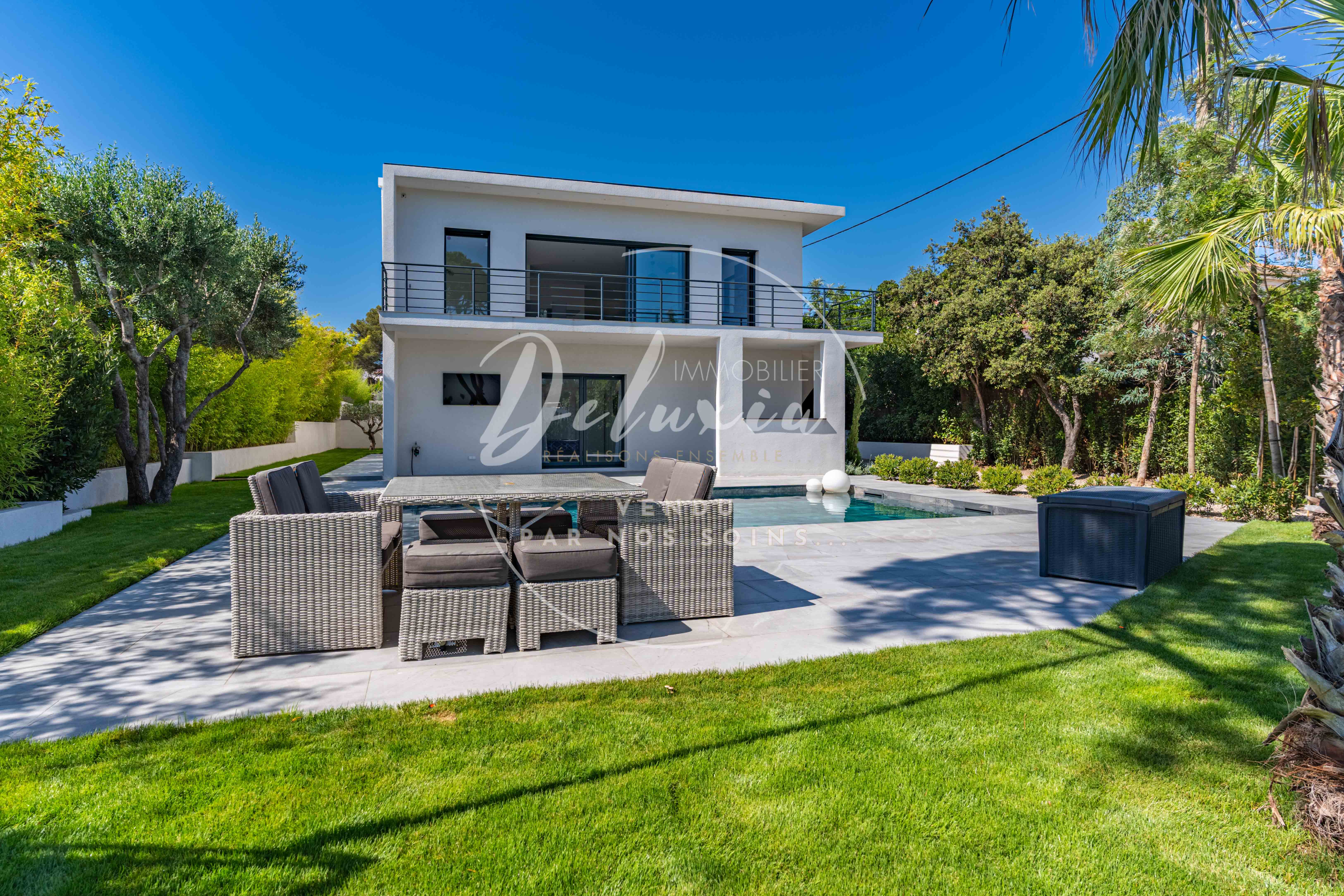 Villa avec vue mer et piscine à vendre à Saint-Aygulf