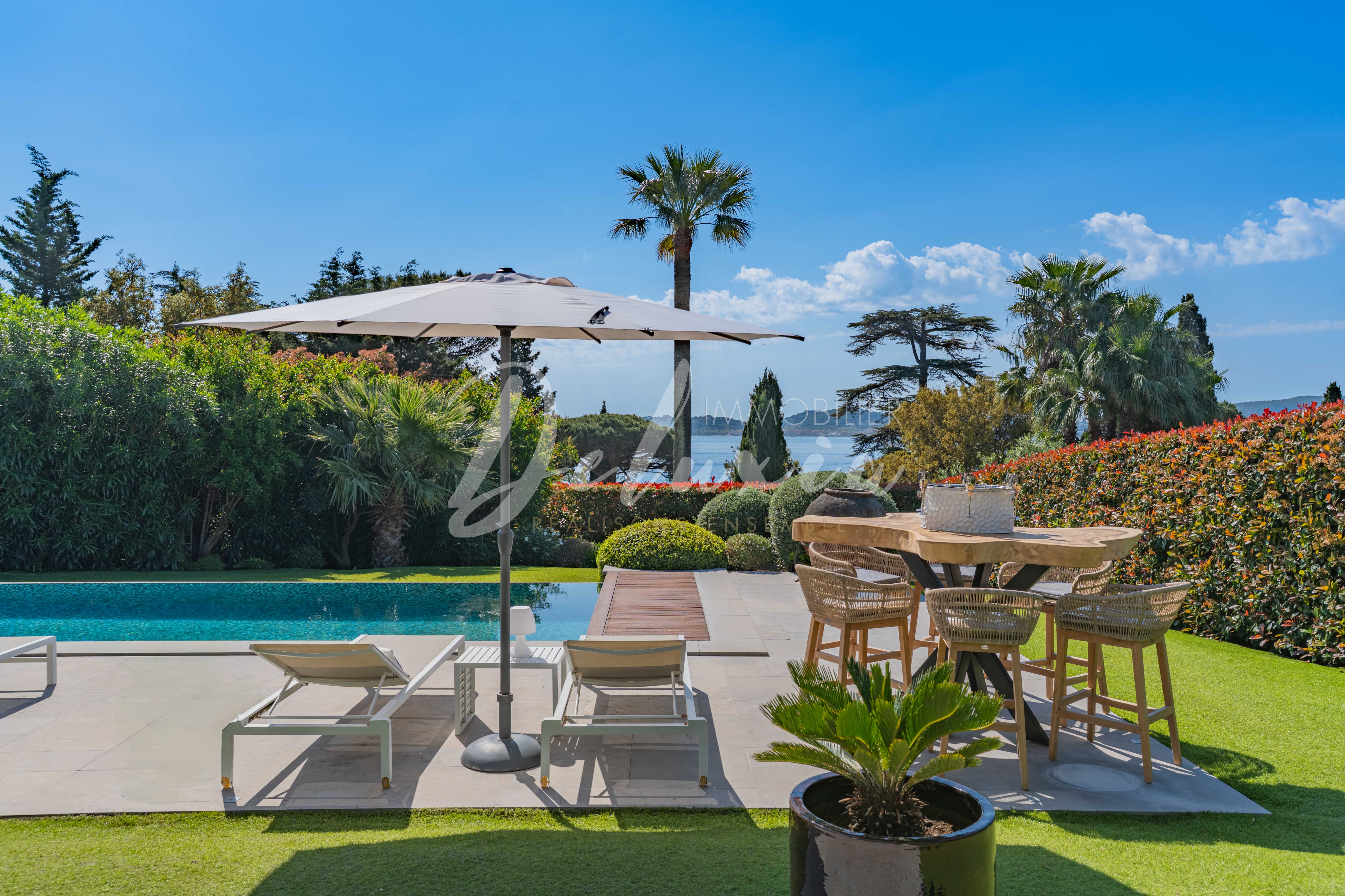 Achat villa avec piscine à Grimaud 
