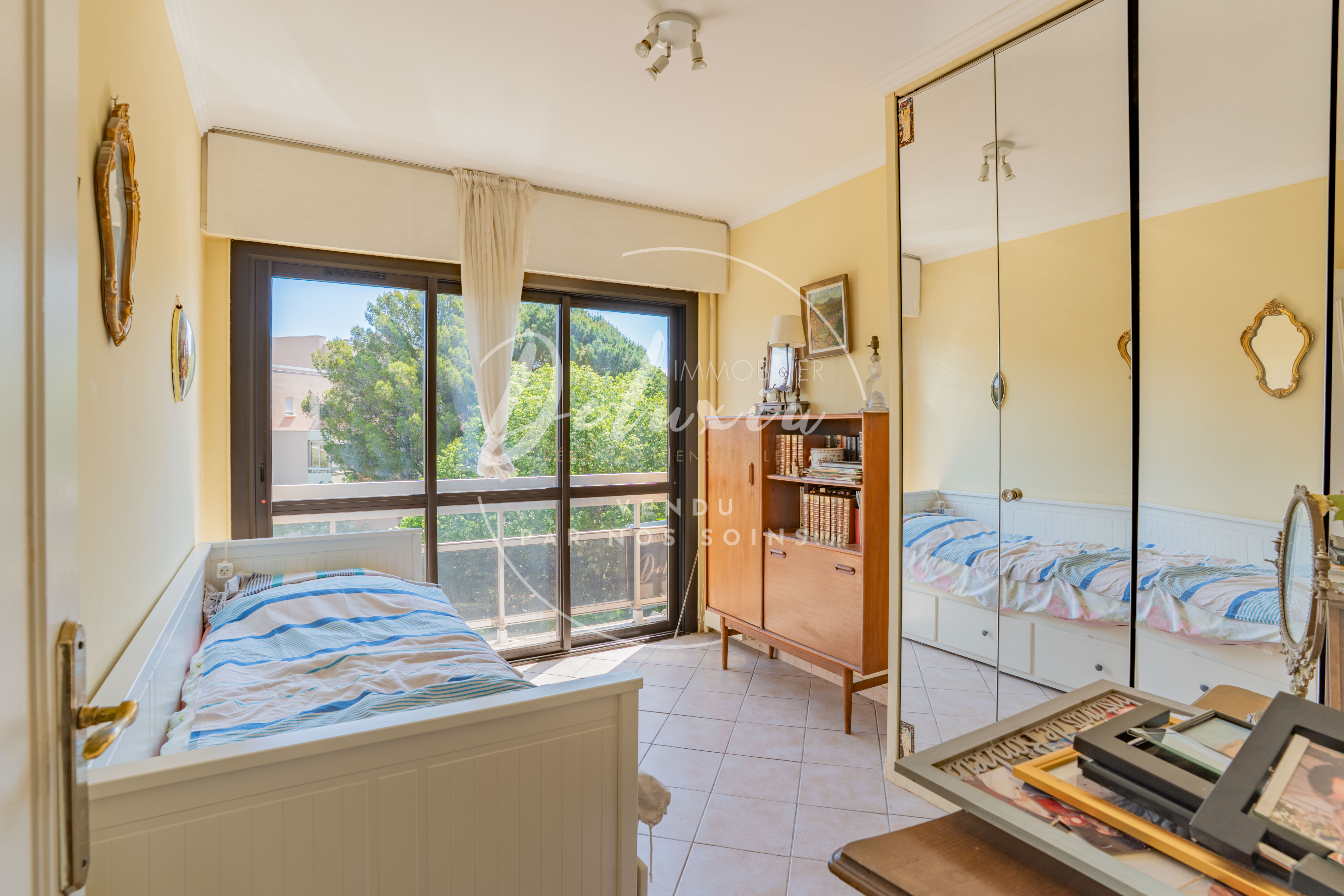 Appartement 4 pièces, proche du centre-ville avec terrasse, Sainte-Maxime.