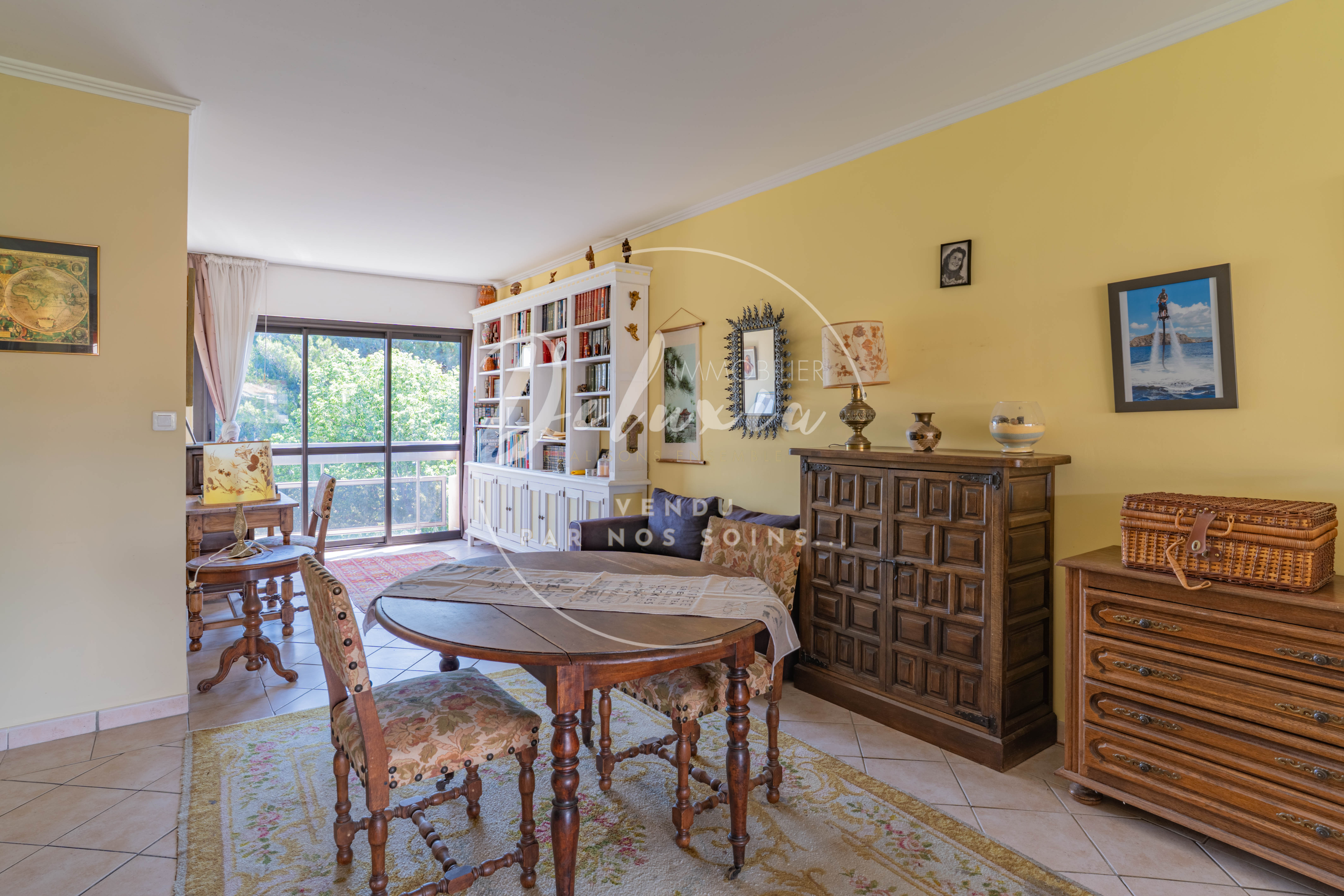 Appartement 4 pièces, proche du centre-ville avec terrasse, Sainte-Maxime.