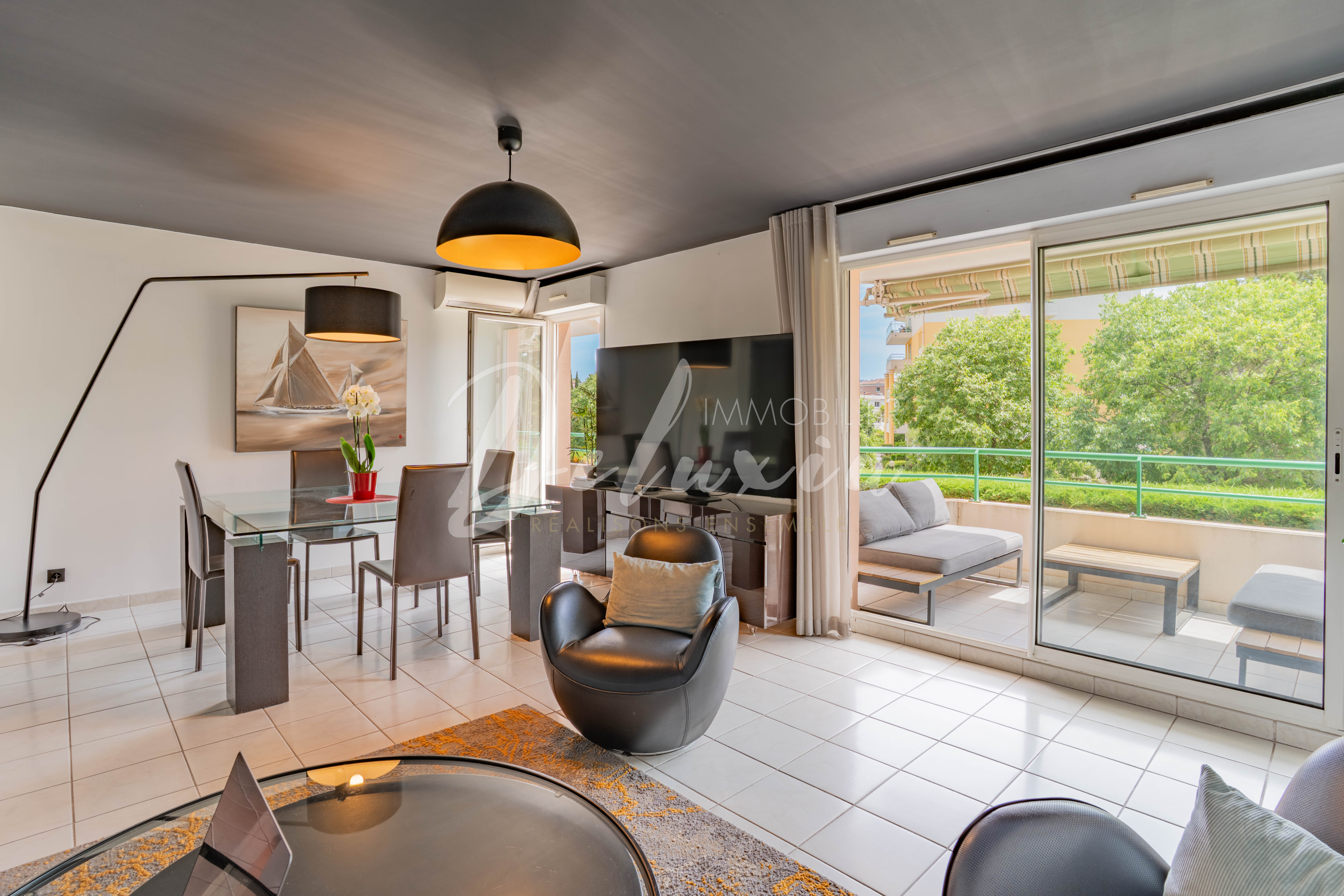 Acheter un appartement avec grand séjour à Saint-Raphaël 