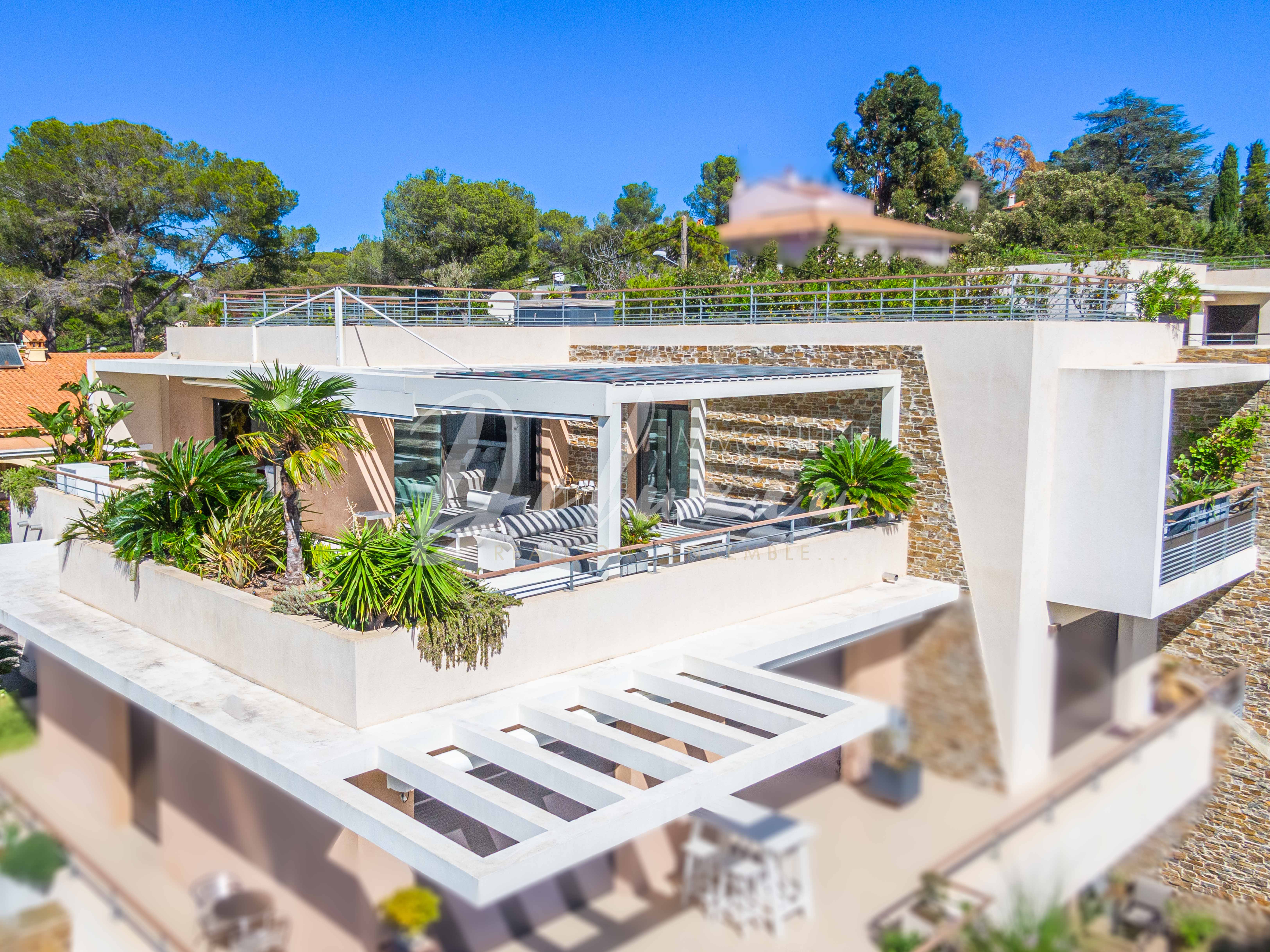 Appartement avec grande terrasse à vendre à Saint-Raphaël