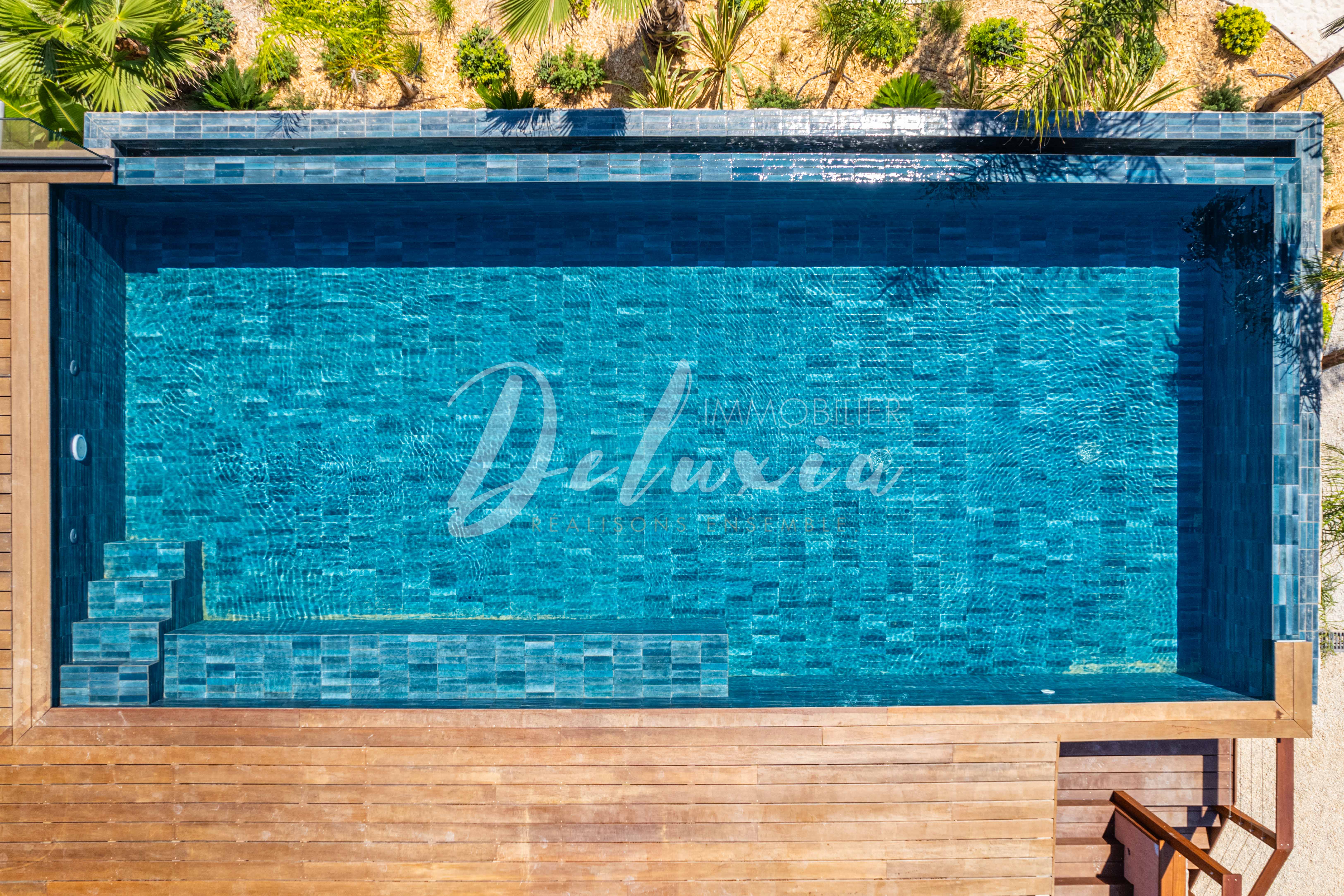 Achat maison avec vue mer et piscine à Anthéor 