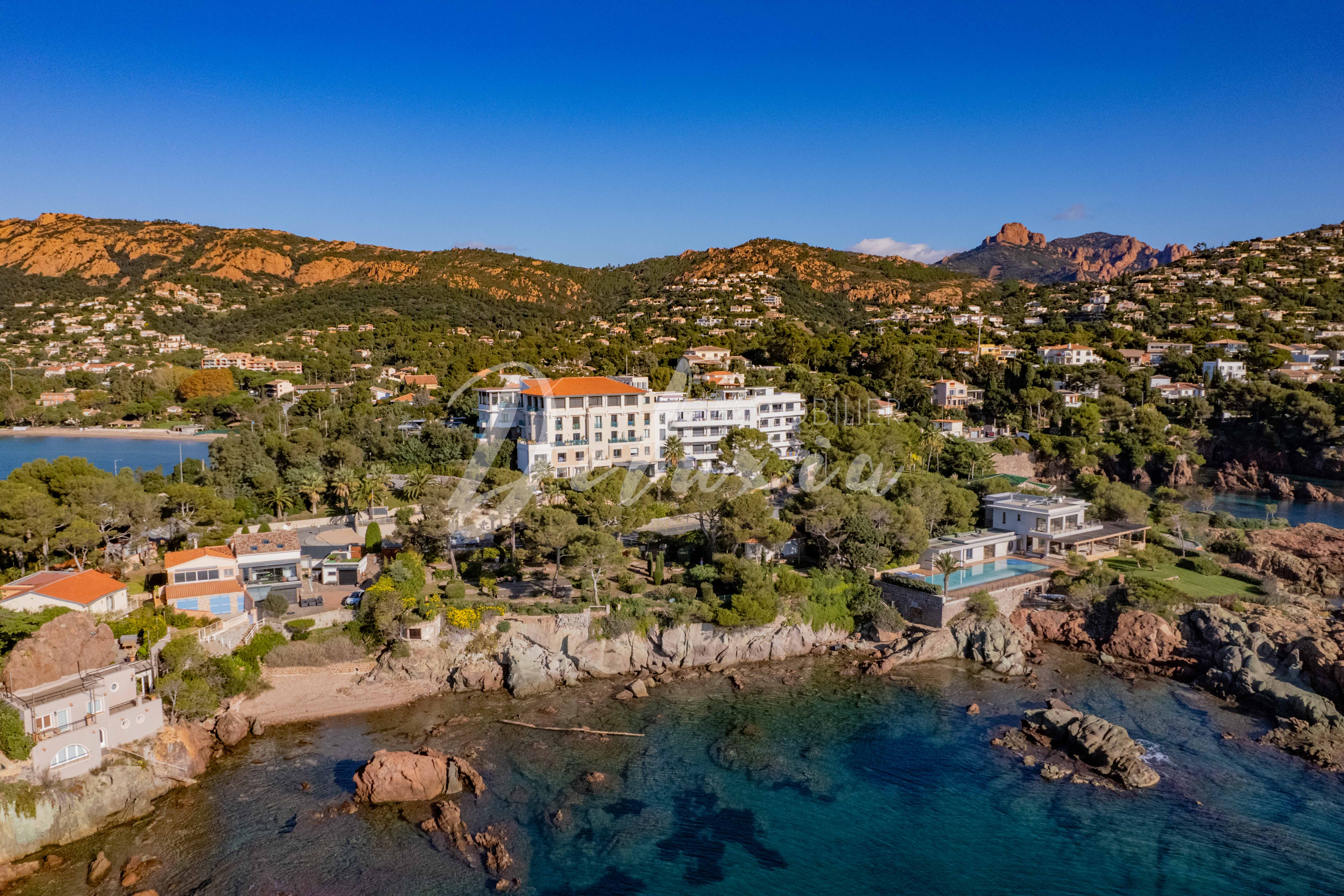 Appartement avec vue mer à vendre à Agay 