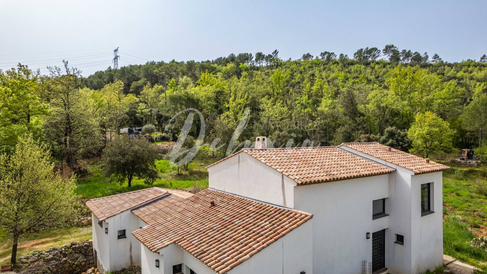 Maison de campagne à vendre avec grand terrain dans l'arrière pays varois 