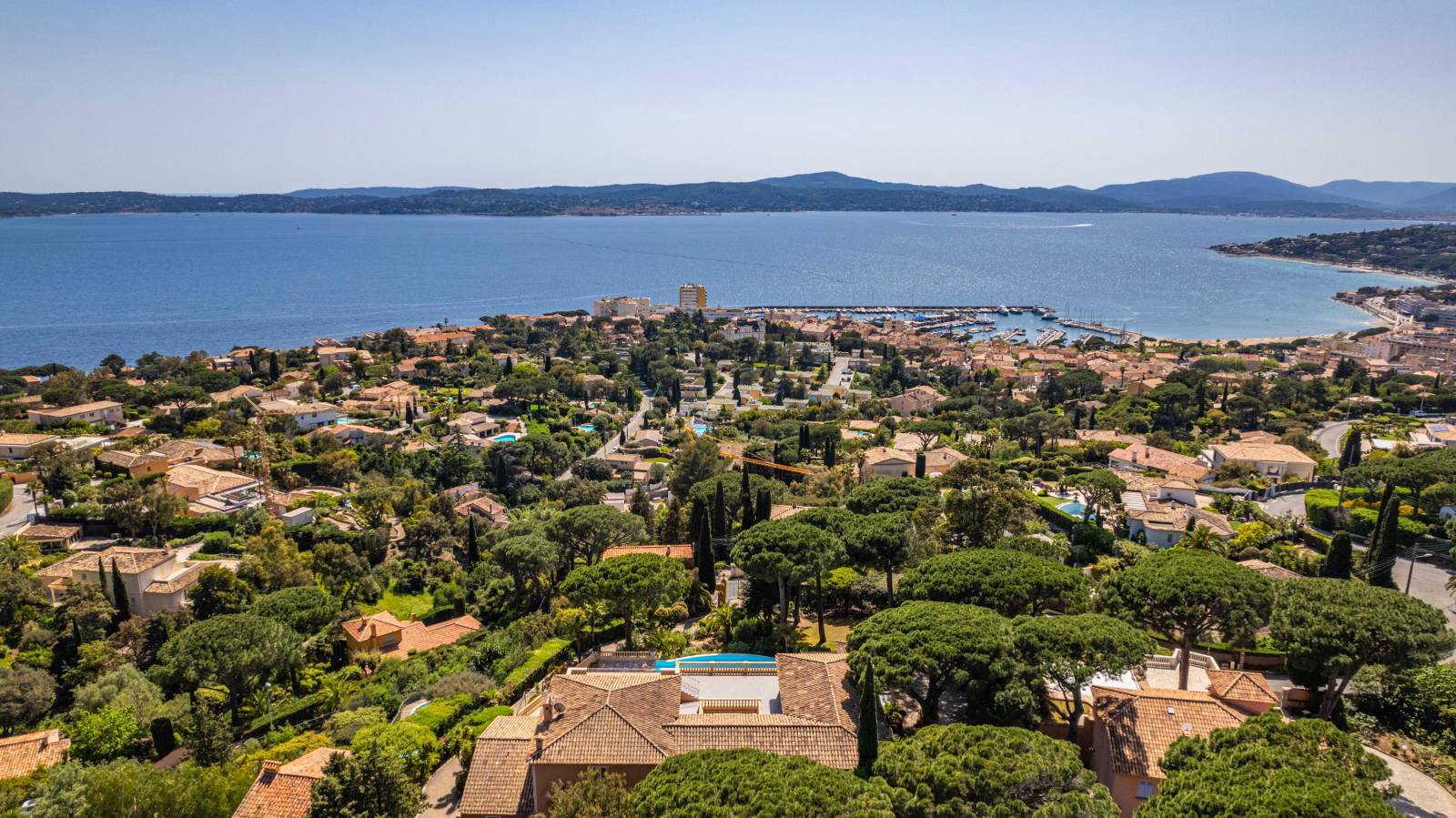 DELUXIA, agence immobilière à Sainte-Maxime.