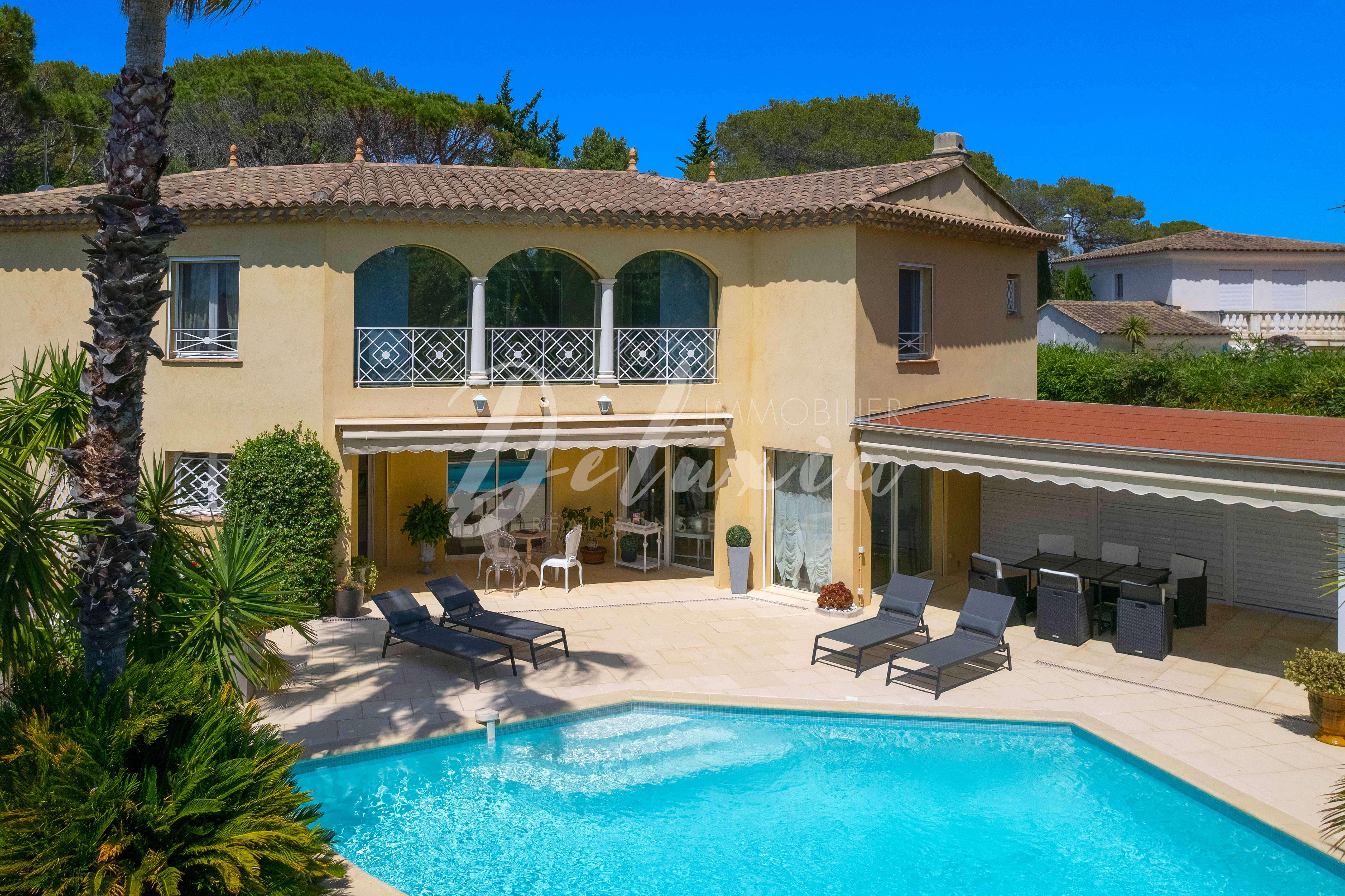 Villa à vendre proche du golf à Saint-Raphaël 