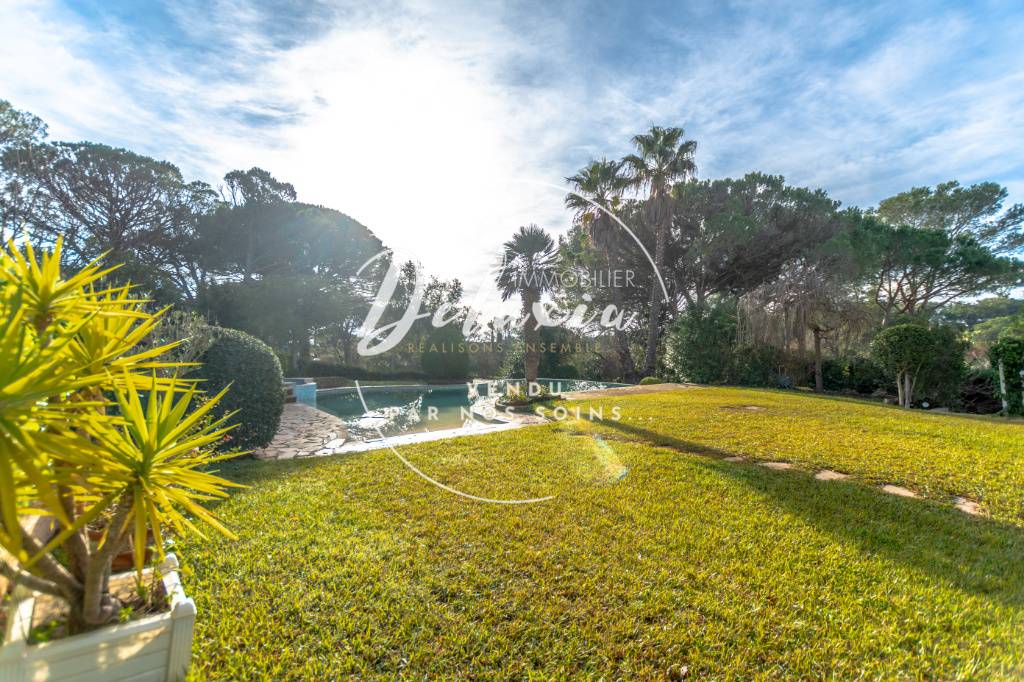 Villa vue sur golf à vendre Saint-Raphaël