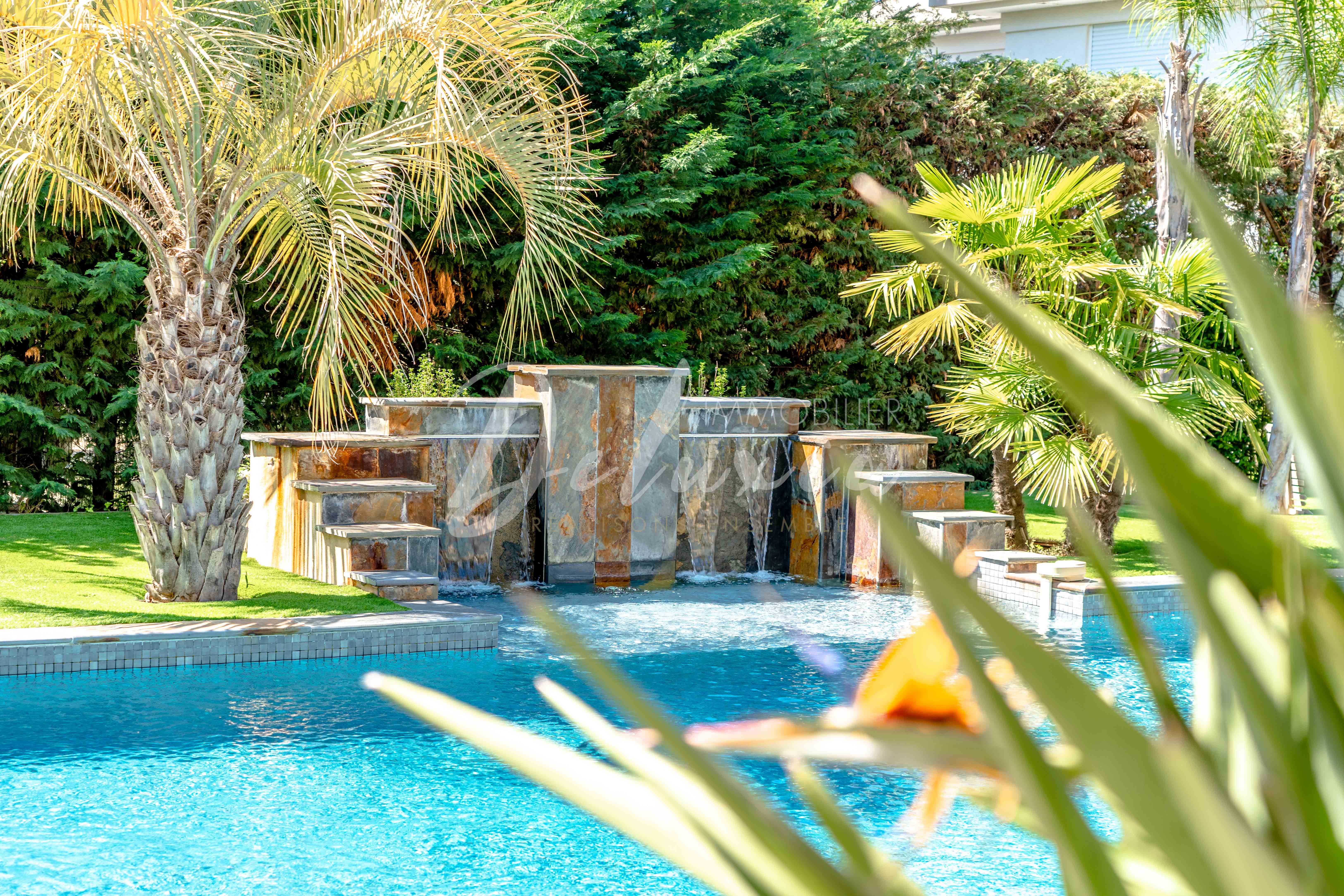 Villa à vendre avec piscine et sans vis-à-vis à Saint-Raphaël 